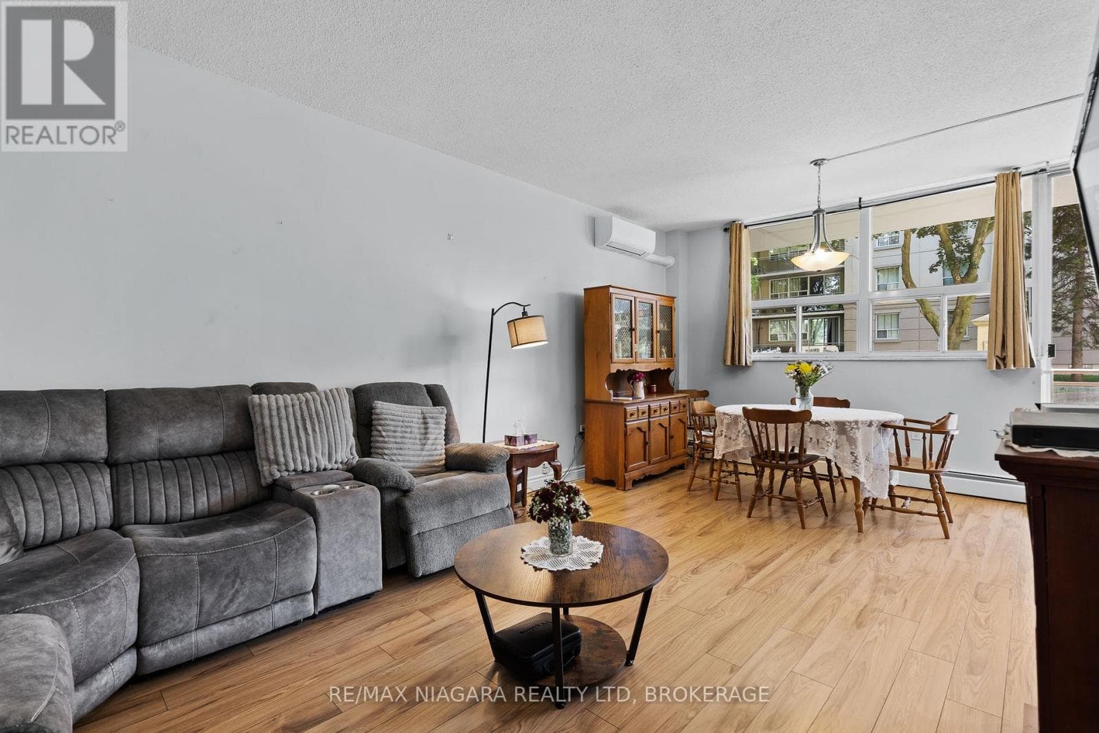 107 - 6390 HUGGINS STREET, Niagara — photo 2