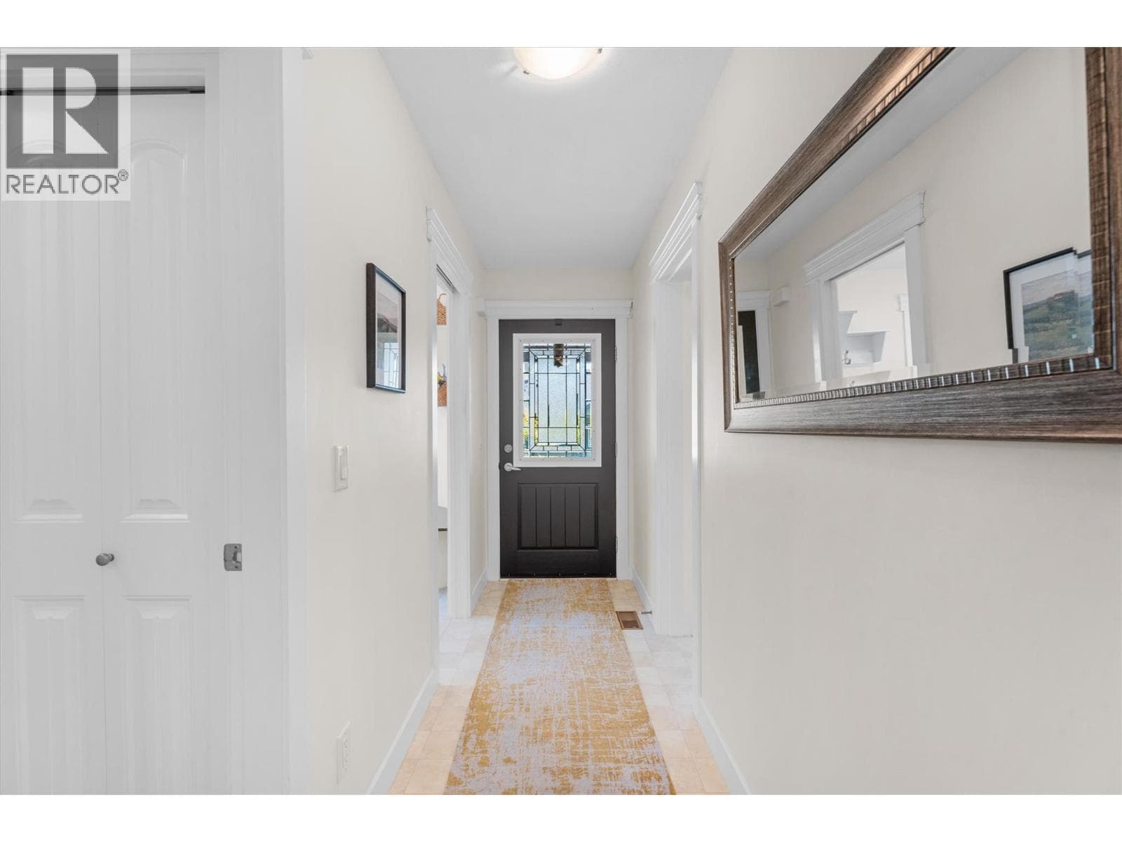 3340 Mimosa Drive, Interior REALTORS® — photo 3