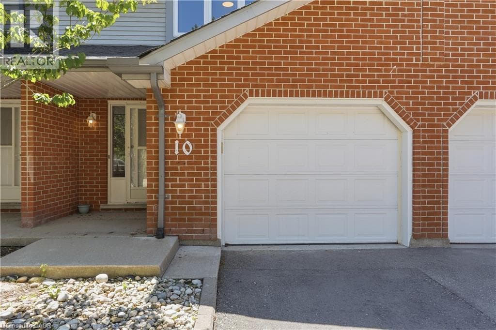 89 WOOLWICH Street Unit# 10 in Eastbridge/Lexington