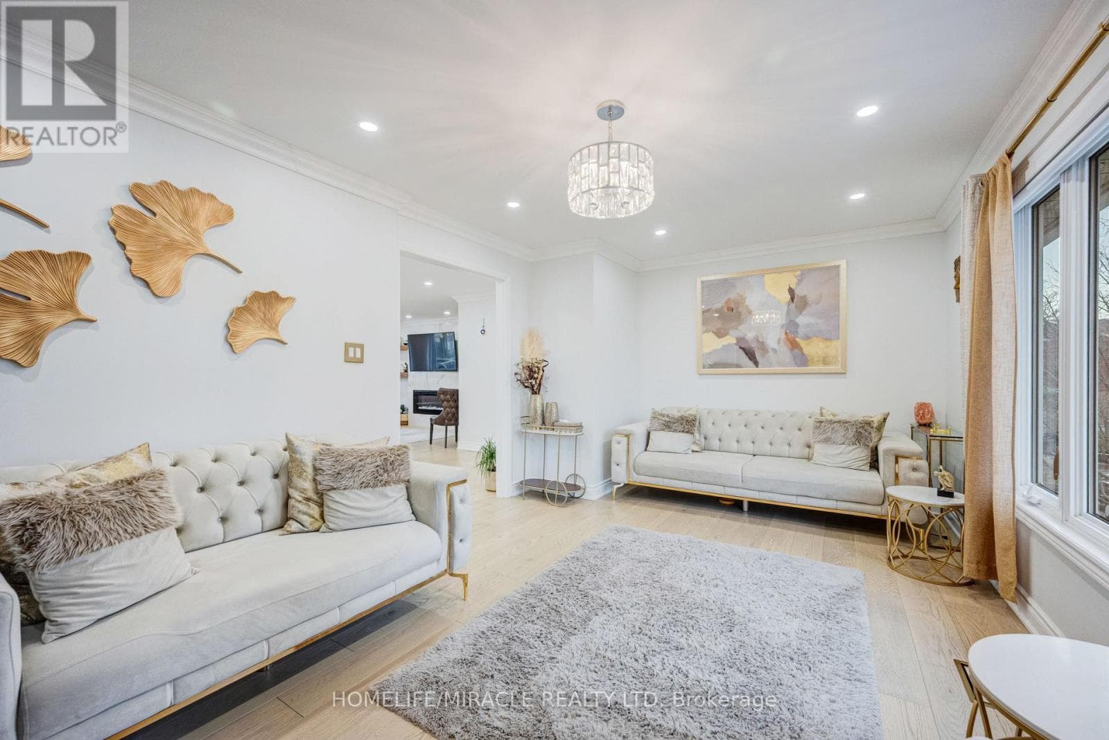 204 SHERATON COURT in 