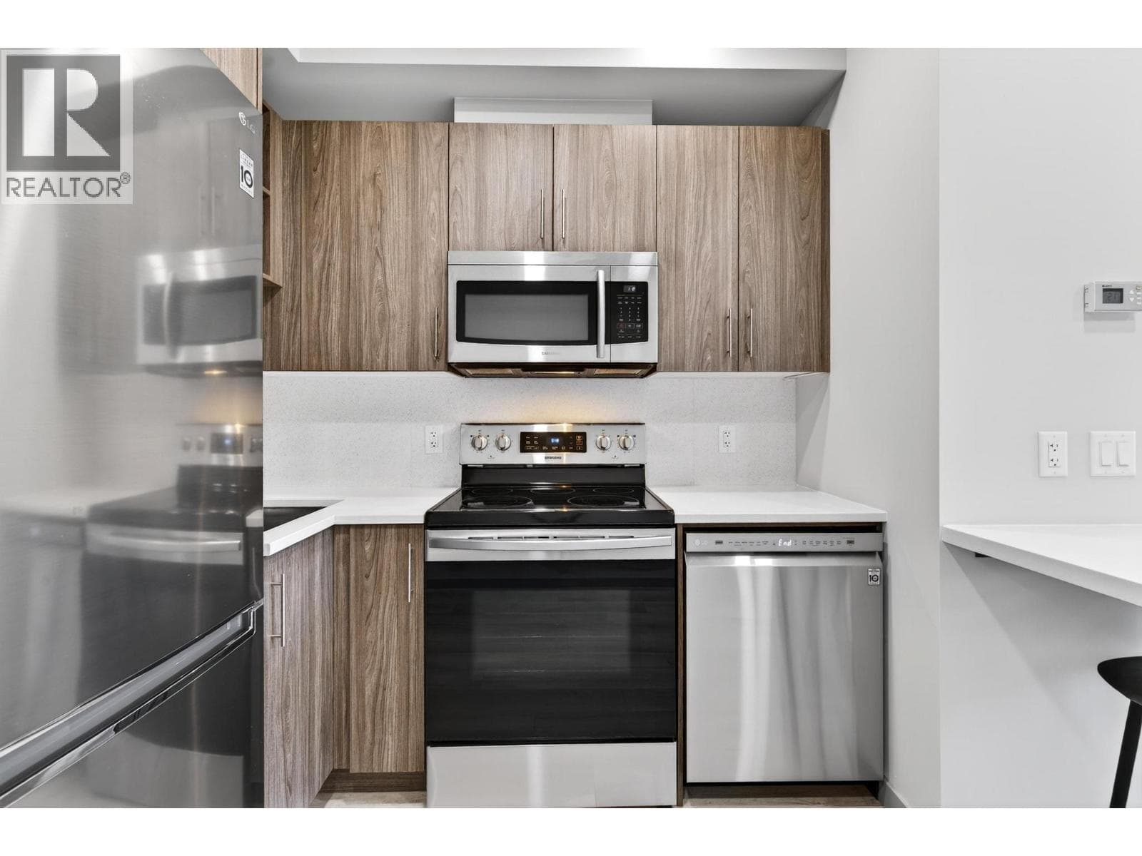 345 Dougall Road N Unit# 317, Interior REALTORS® — photo 5