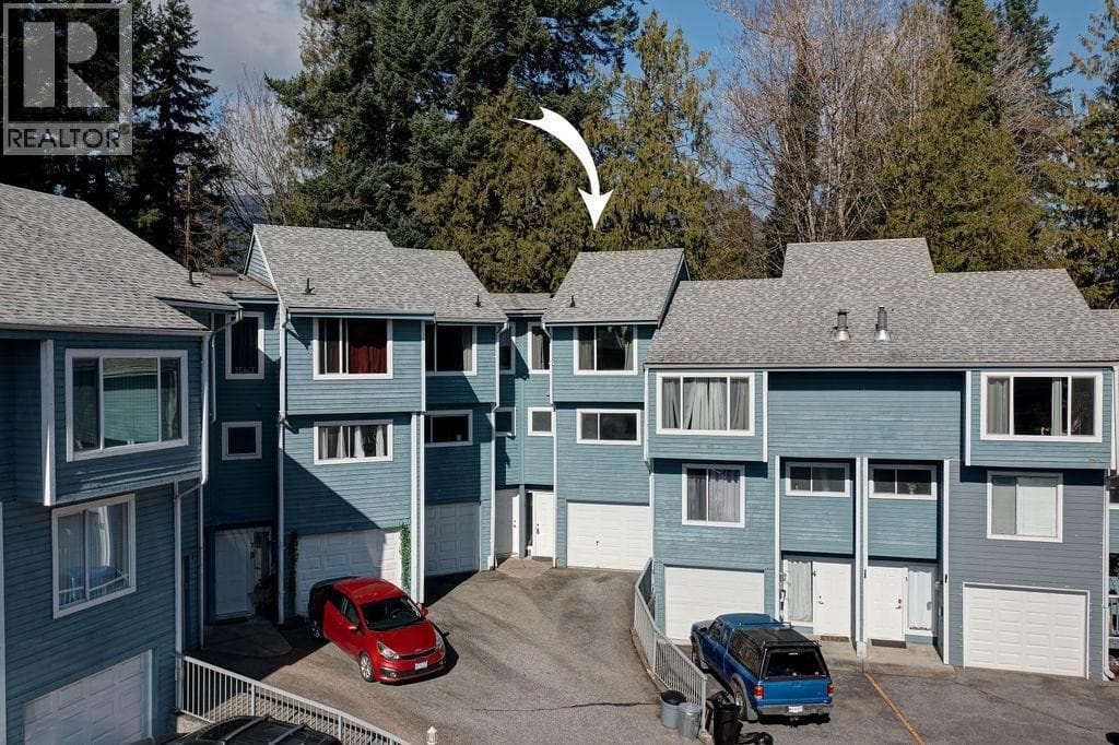 5 822 GIBSONS WAY, Greater Vancouver — photo 2