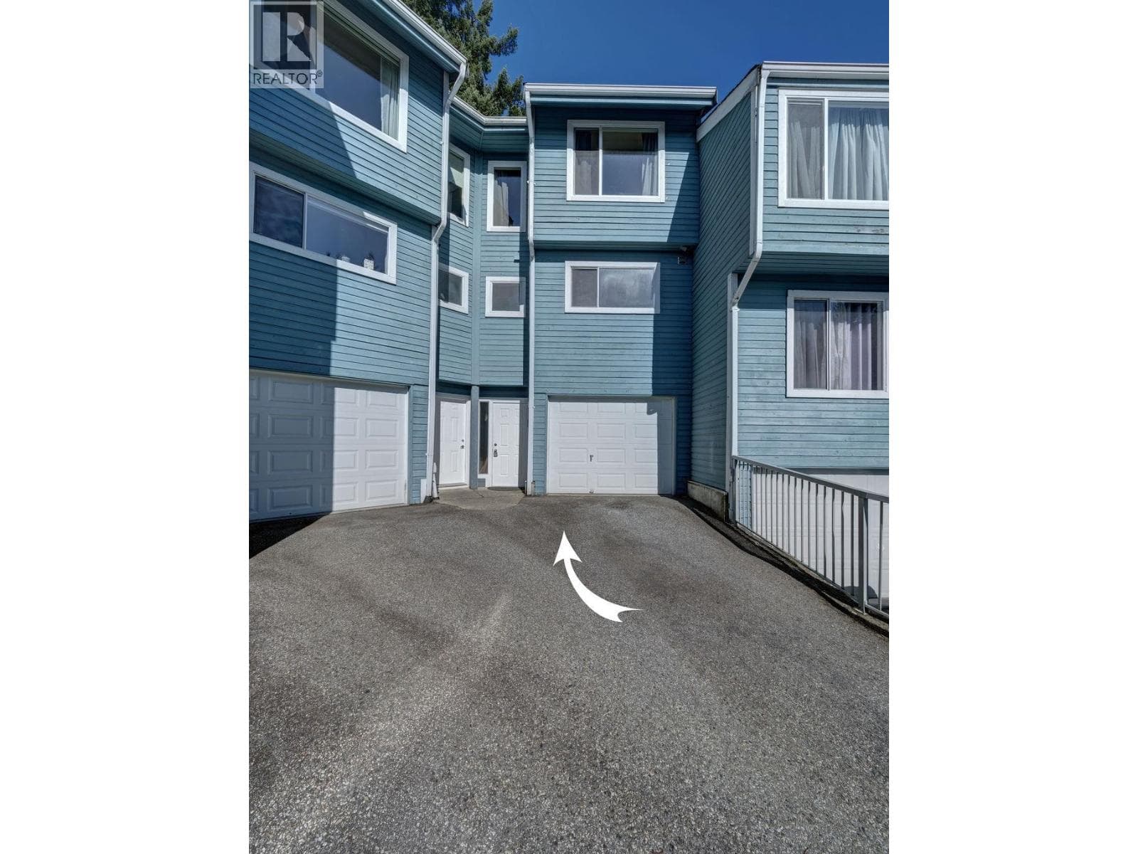 5 822 GIBSONS WAY, Greater Vancouver — photo 3