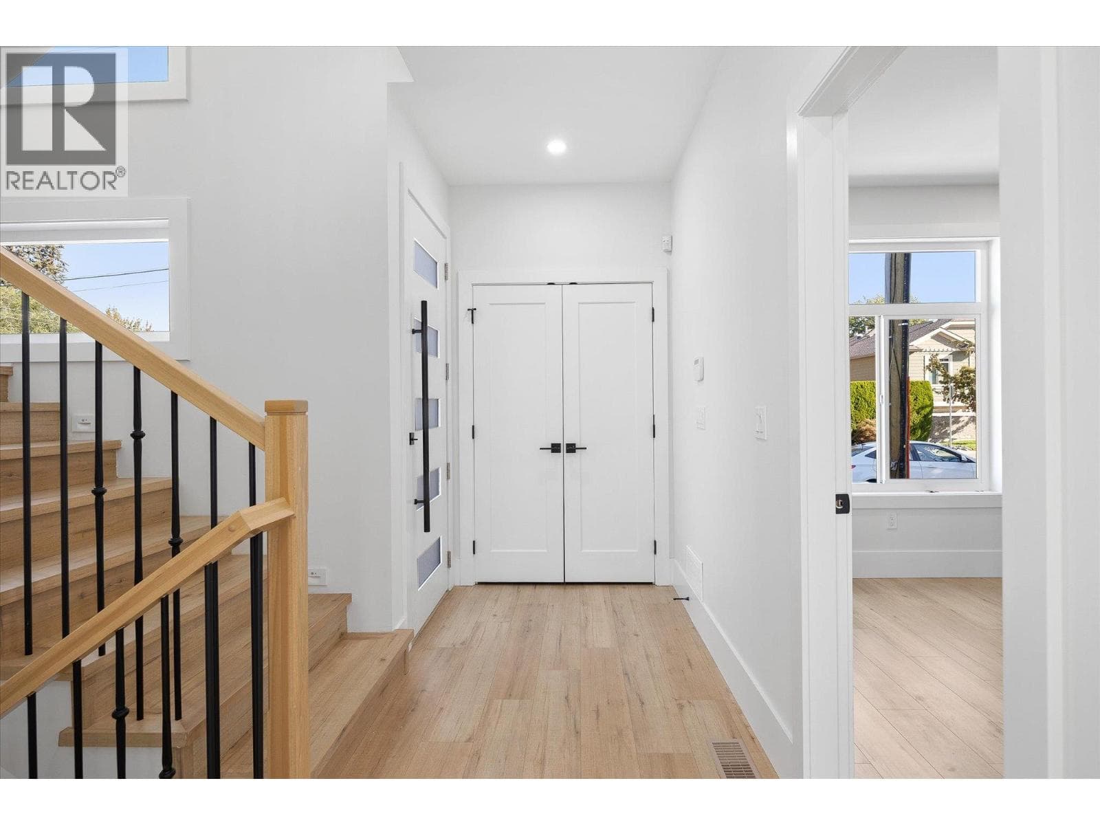 705 McClure Road, Interior REALTORS® — photo 3