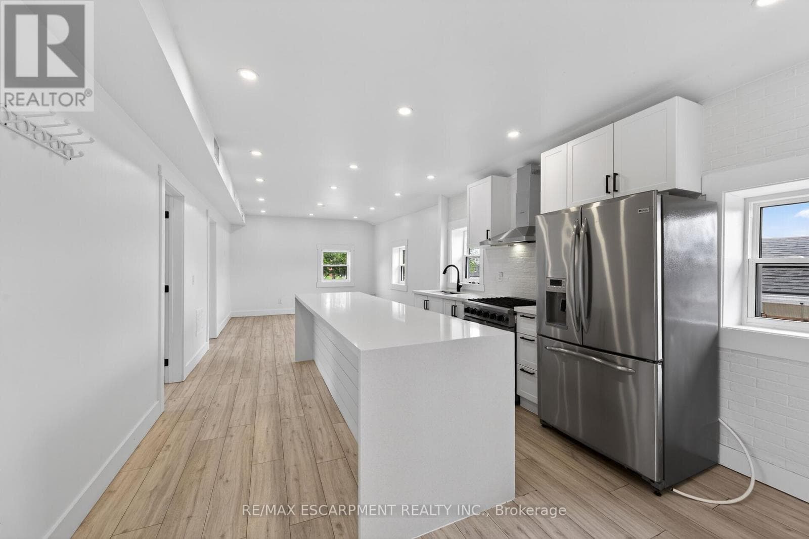 27 CAYUGA STREET NORTH, Toronto — photo 5
