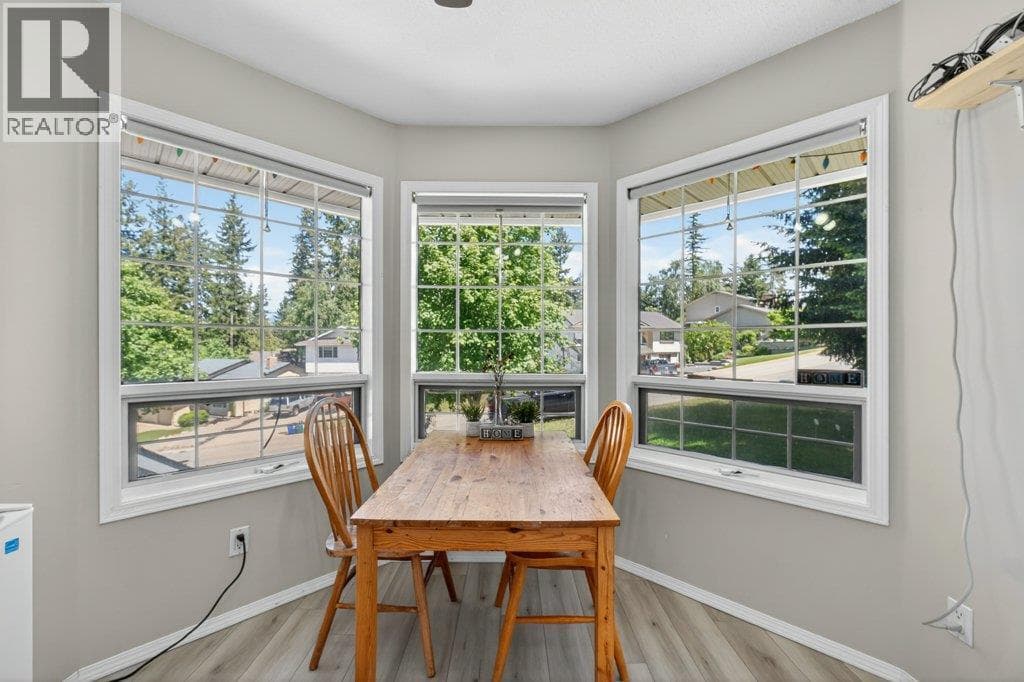 1641 17 Street SE, Interior REALTORS® — photo 3