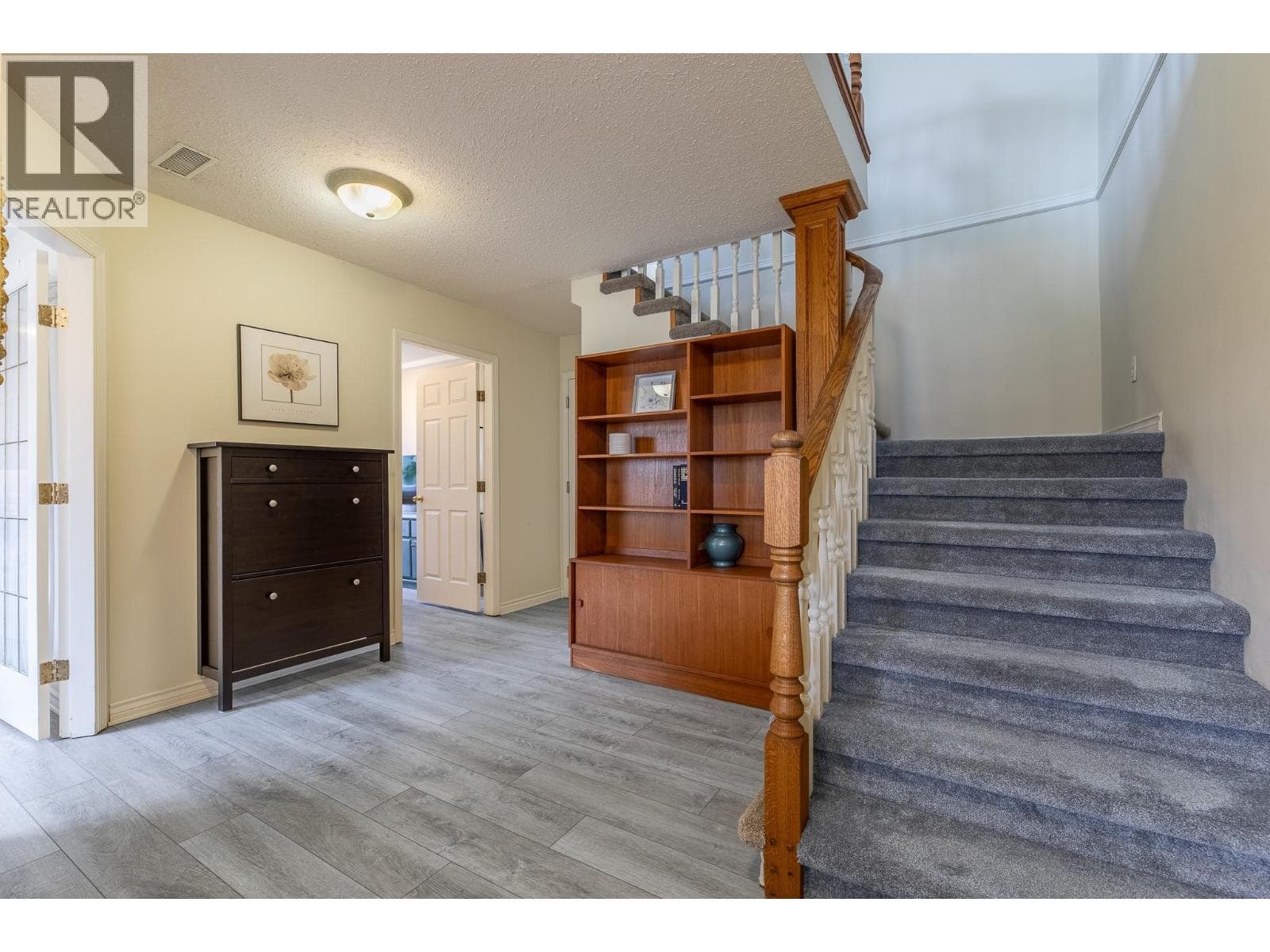 1500 Harding Street, Interior REALTORS® — photo 3