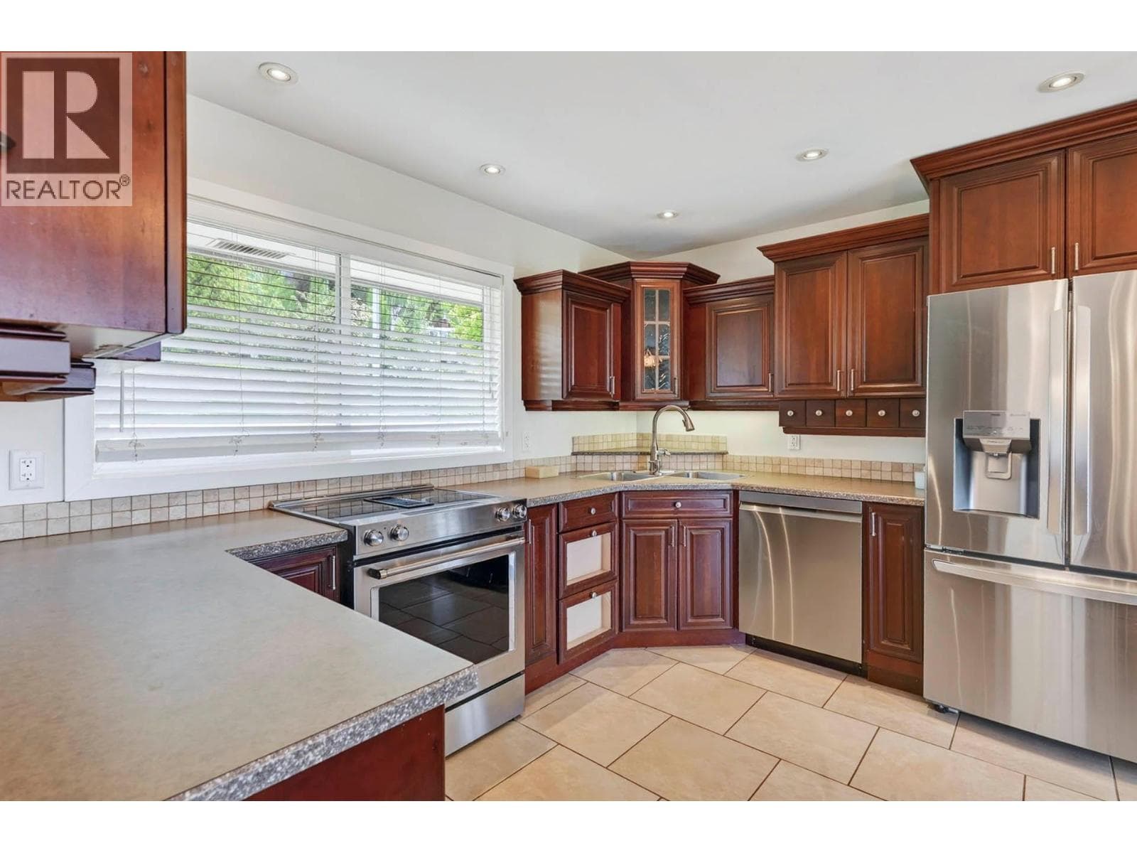 328 MCGILL ROAD, Interior REALTORS® — photo 5