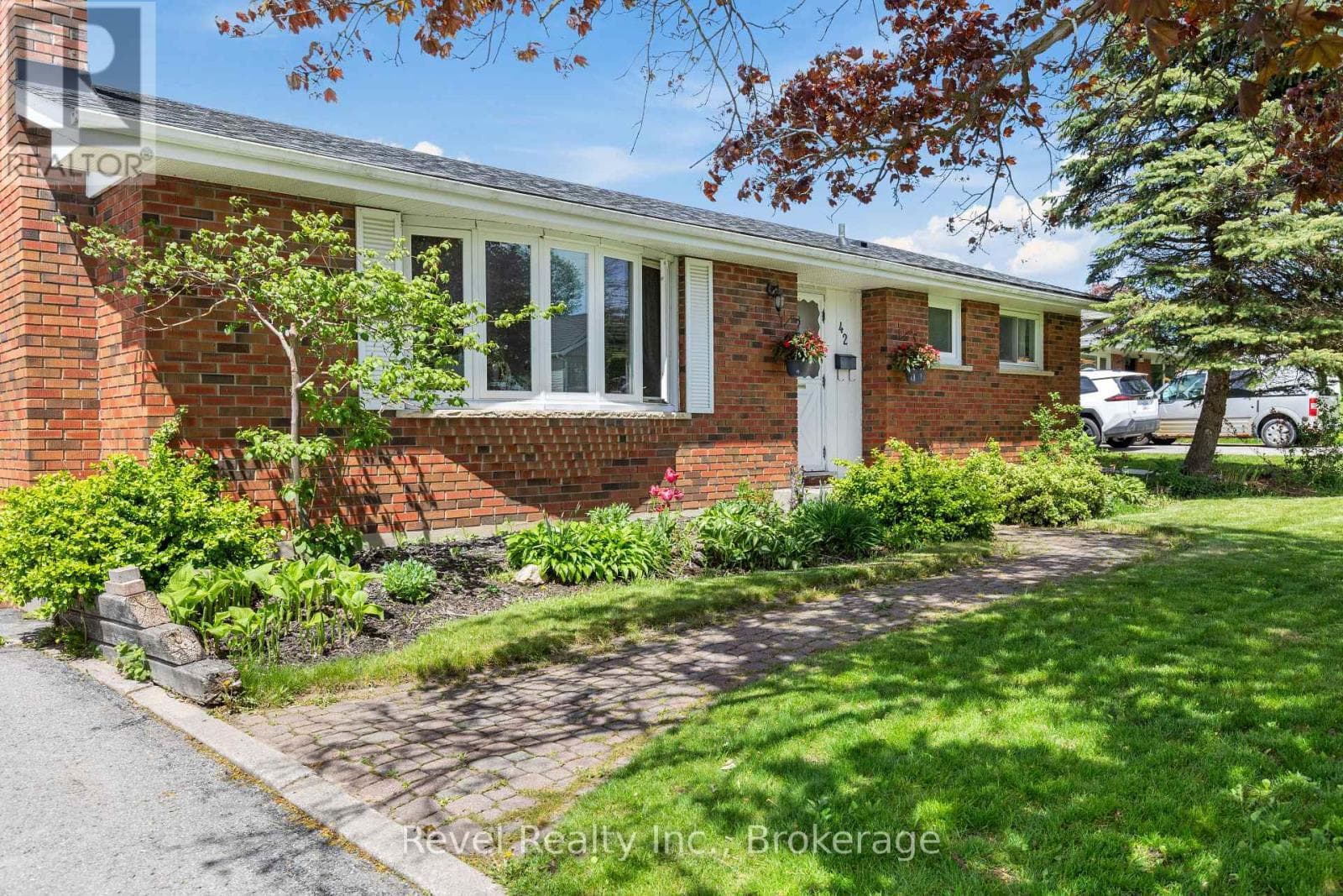 42 KAWARTHA DRIVE, Central Lakes — photo 3