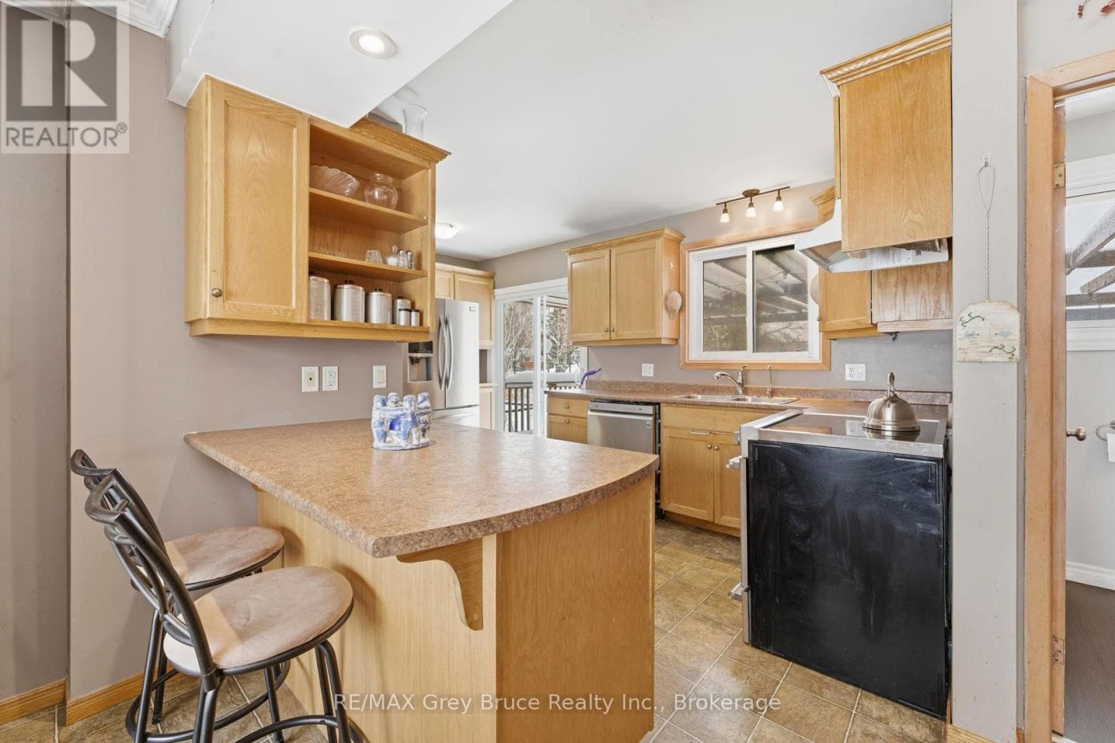 235 5TH AVENUE, OnePoint — photo 4
