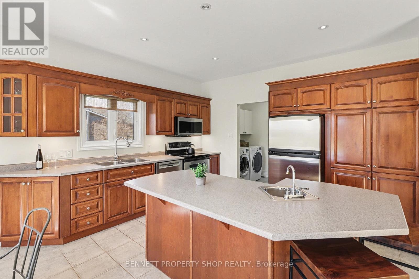 2030 KINGSLEY STREET, Ottawa — photo 4