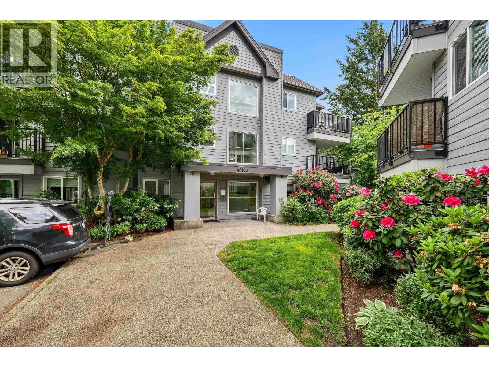 201B 40120 WILLOW CRESCENT in 
