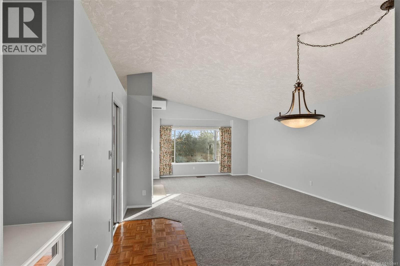 22 901 Kentwood Lane, Victoria — photo 5