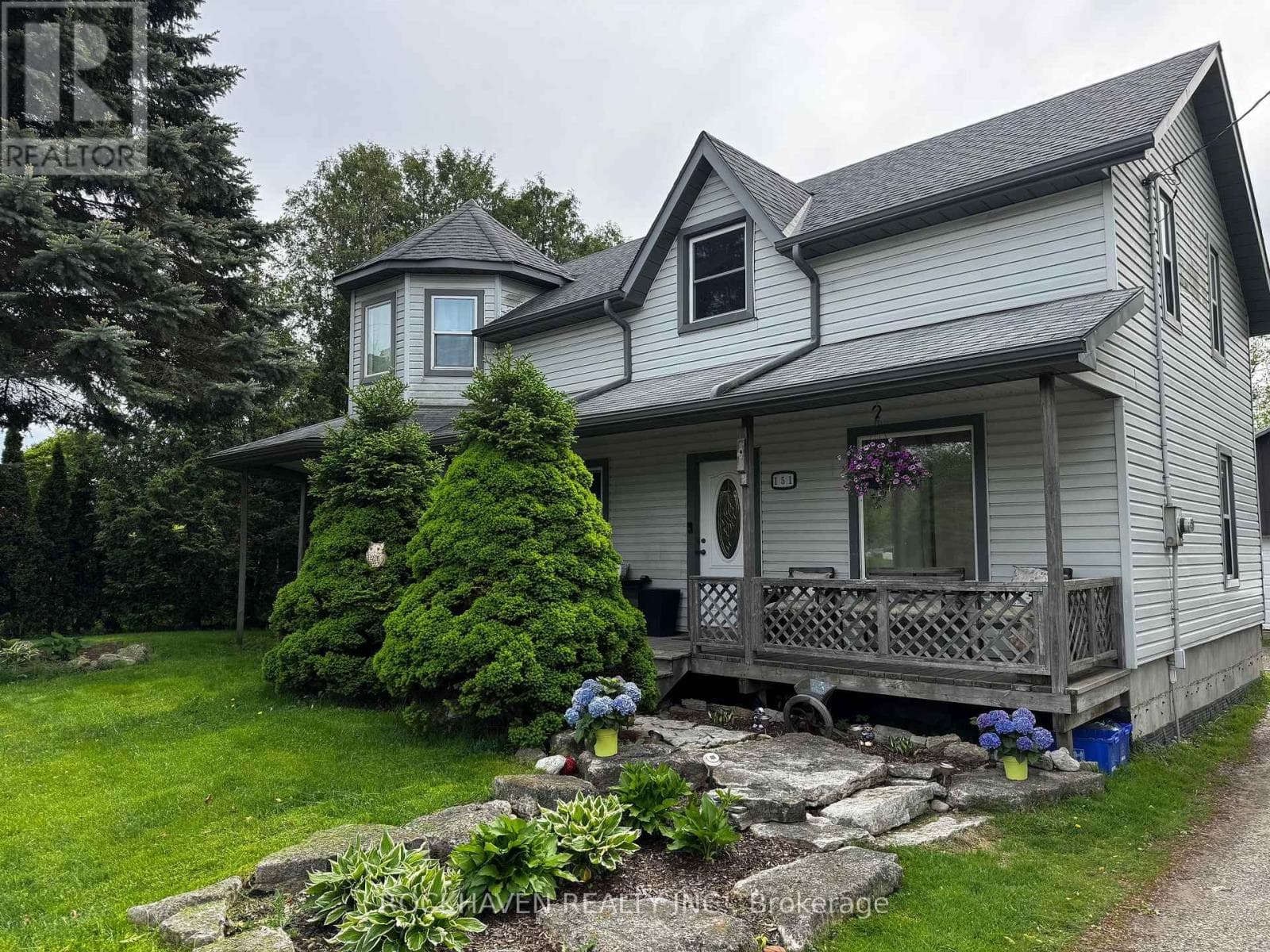 151 LYNDEN ROAD in 1100