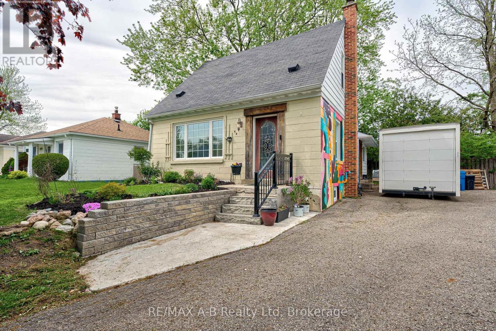54 CORIANO STREET, OnePoint — photo 2