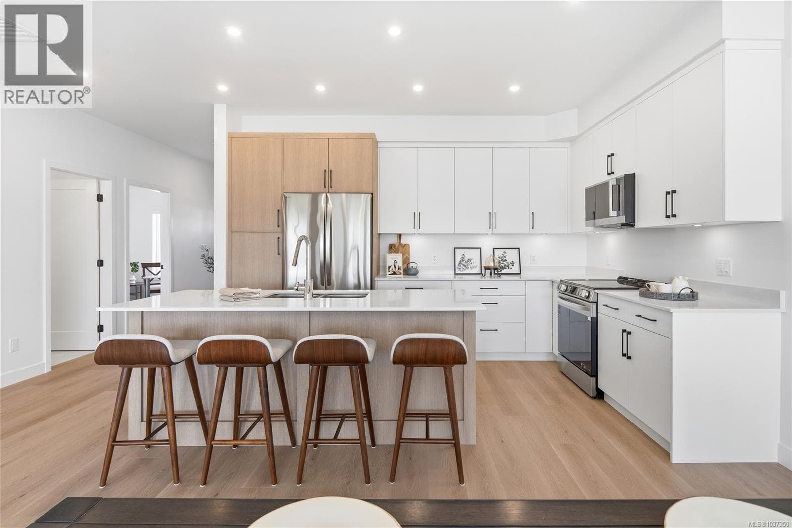 301 7057 Central Saanich Rd, Victoria — photo 4