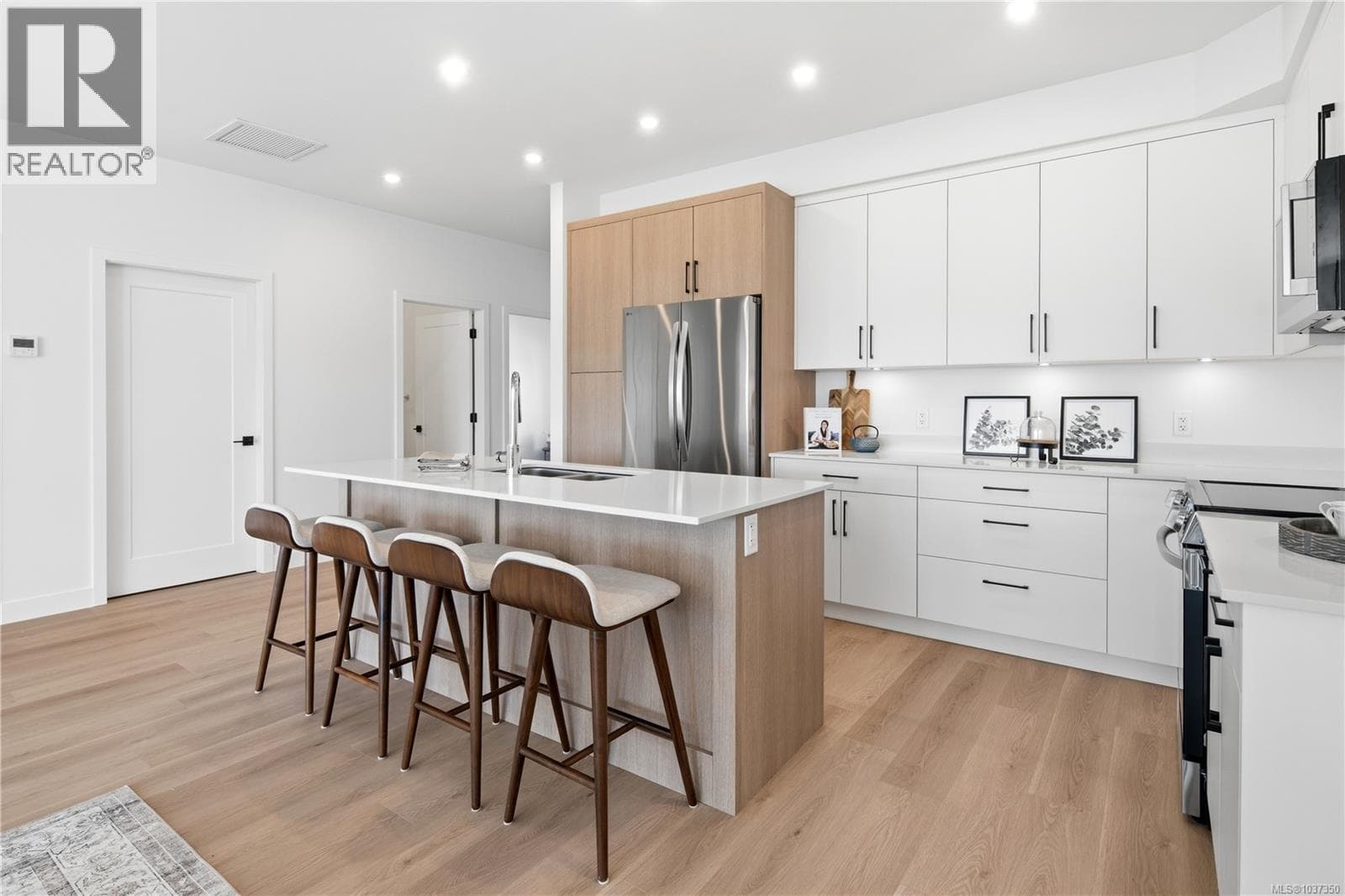 301 7057 Central Saanich Rd, Victoria — photo 5