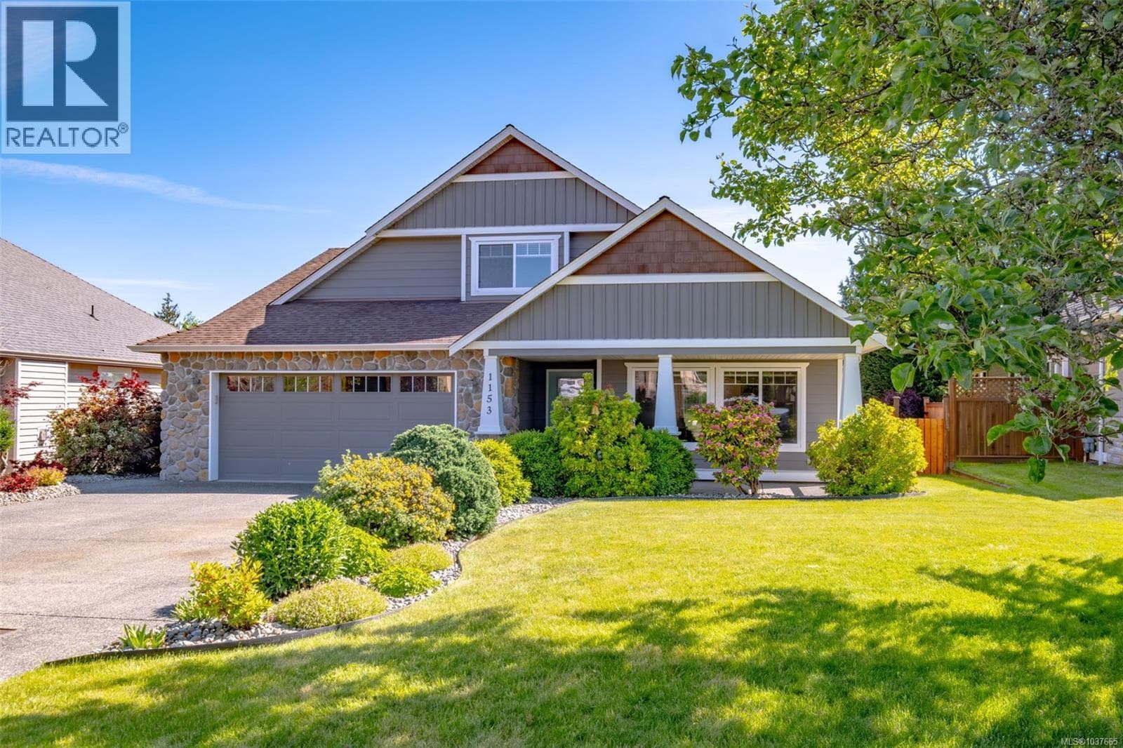 1153 Roberton Blvd in 