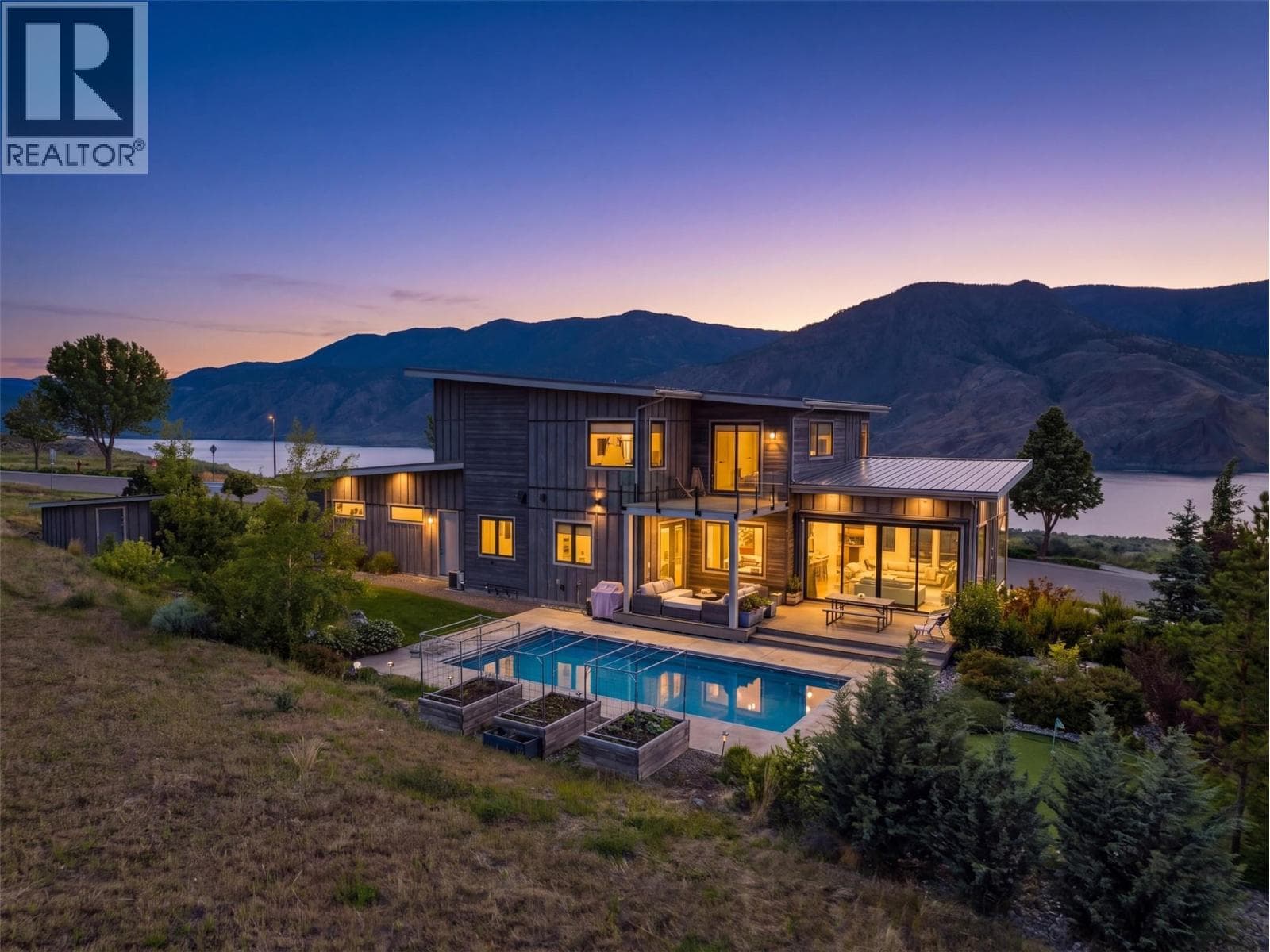 316 HOLLOWAY Drive in 