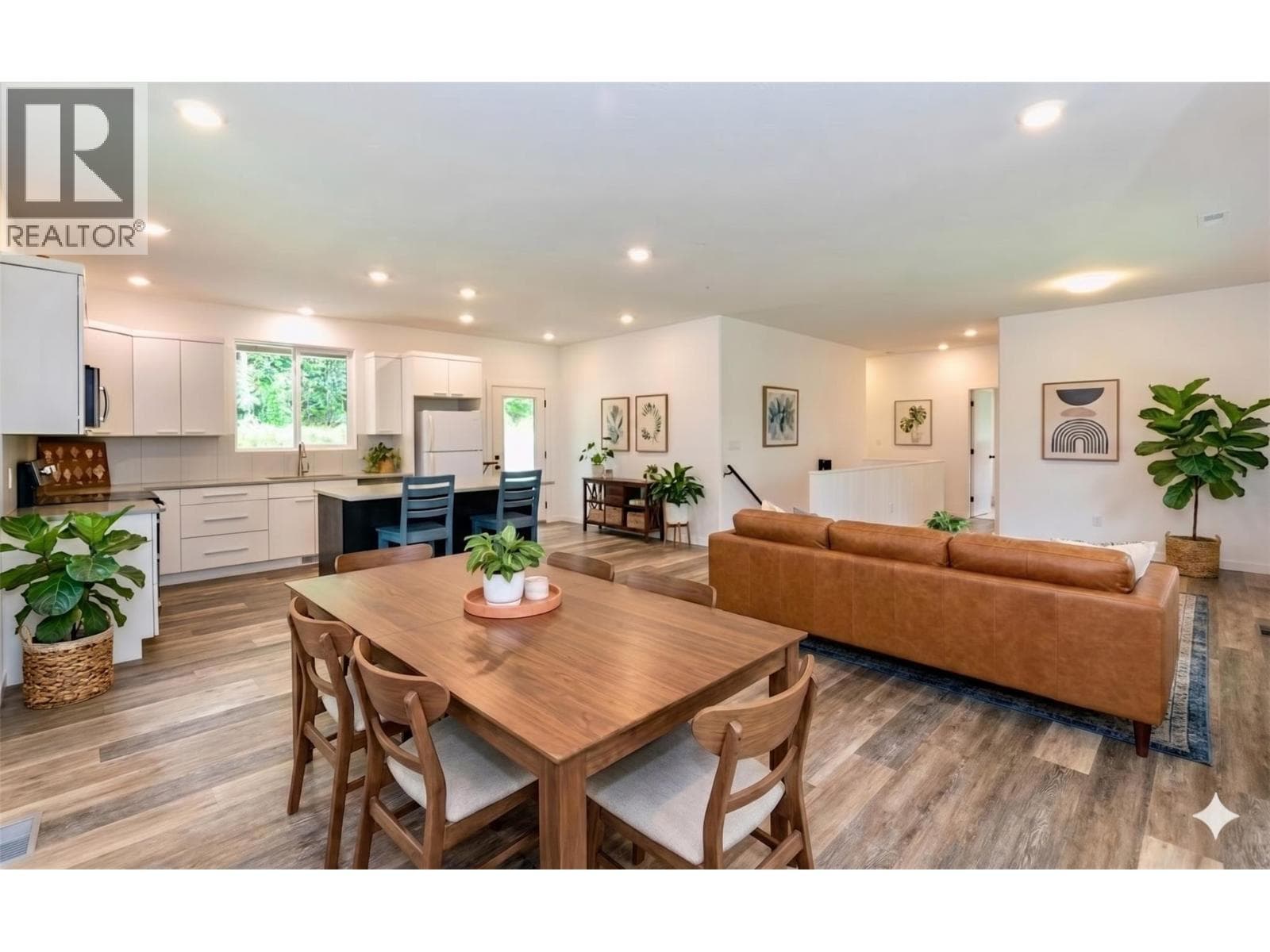7468 ESTATE DRIVE in 