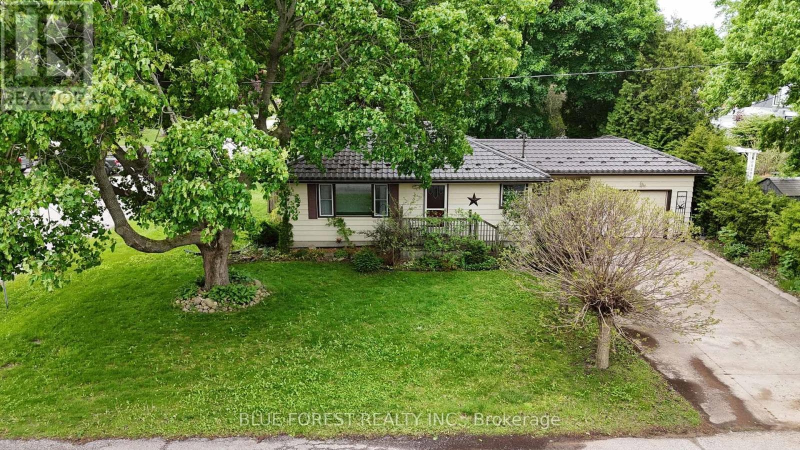 234 FLORA STREET, London and St. Thomas — photo 2