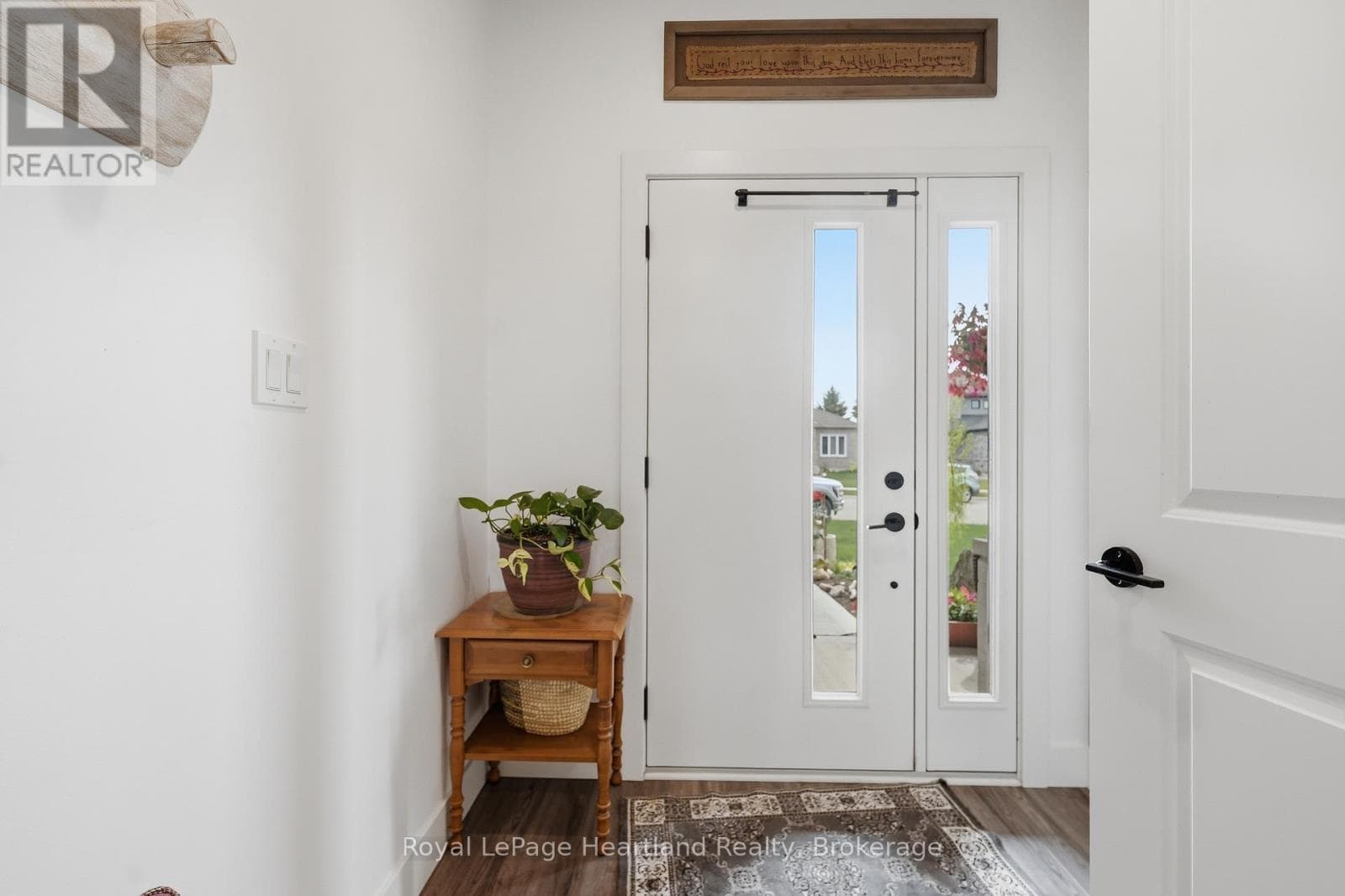 59 BRIARHILL ROAD, OnePoint — photo 3