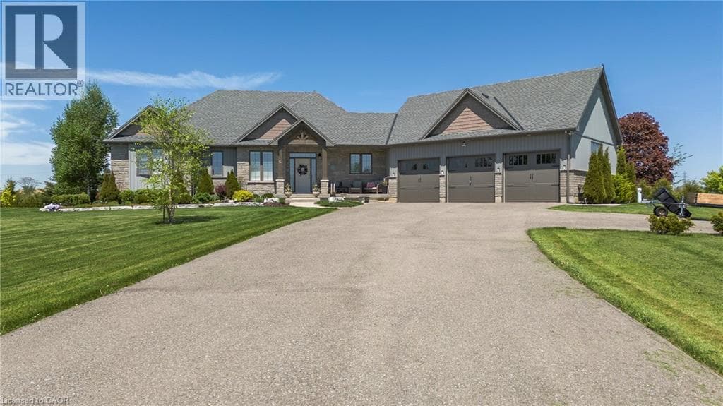 6 MACNEIL COURT in