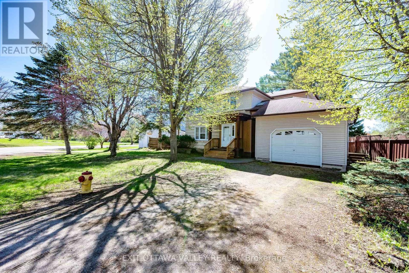 22 CABOT PLACE, Renfrew County — photo 2