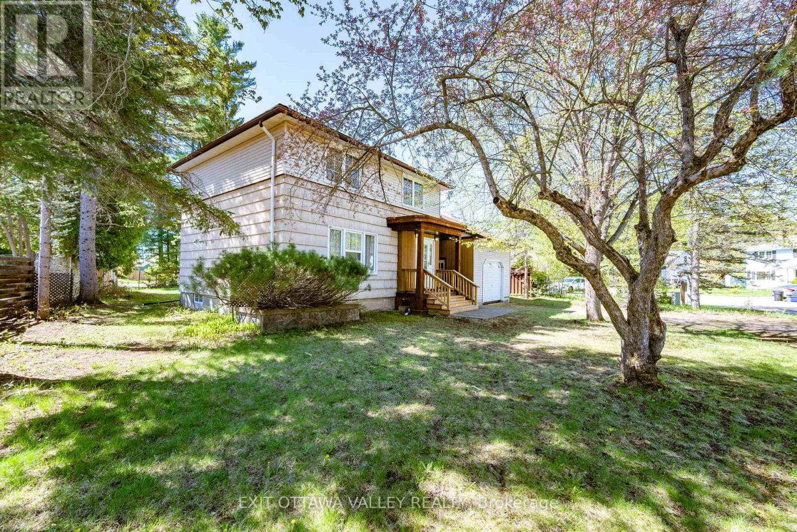 22 CABOT PLACE, Renfrew County — photo 3
