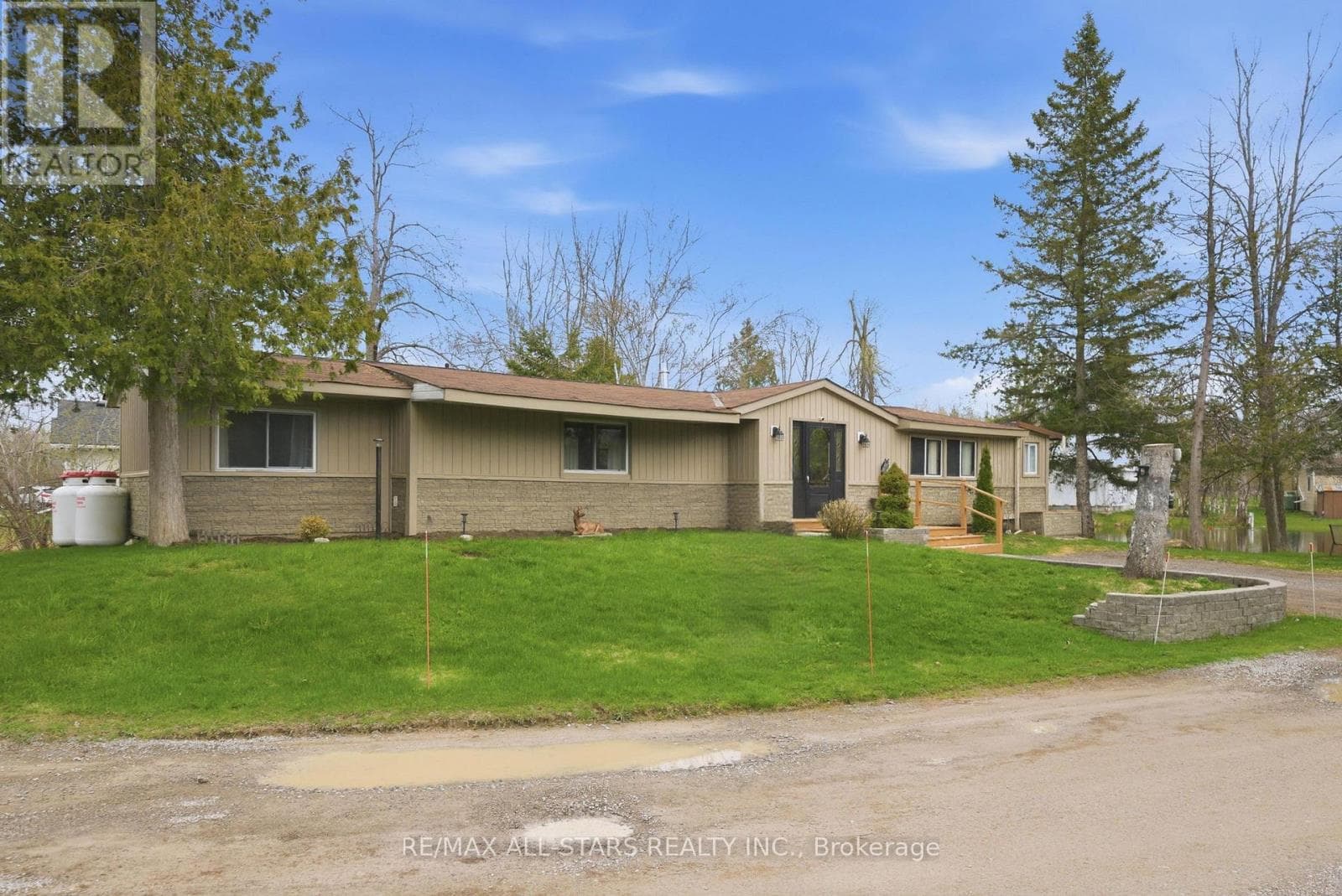 42 OTTER LINE in Lindsay