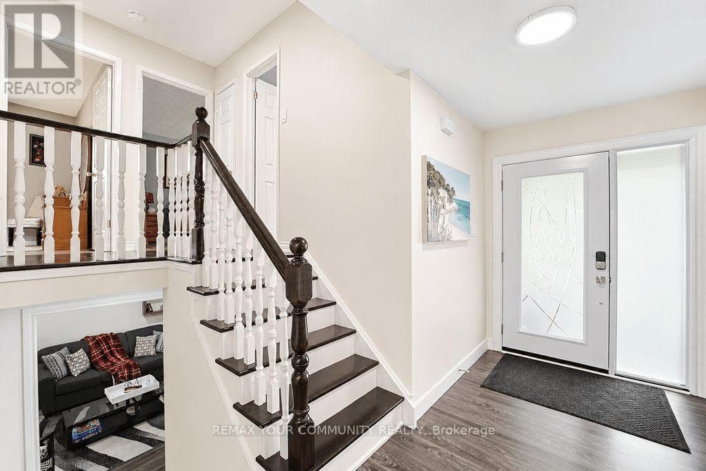 103 MUIR CRESCENT, Toronto — photo 5