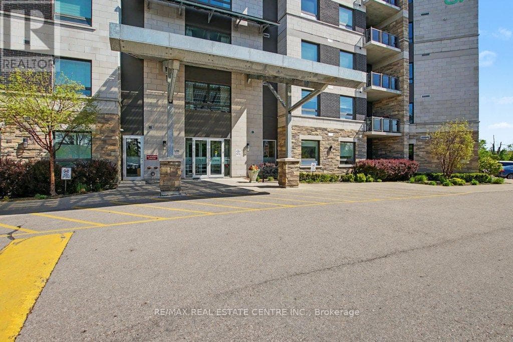 214 - 33 WHITMER STREET, Toronto — photo 2
