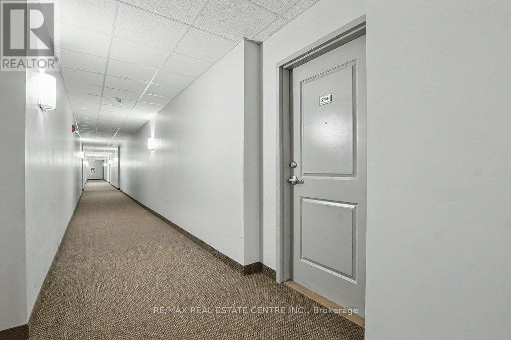 214 - 33 WHITMER STREET, Toronto — photo 5