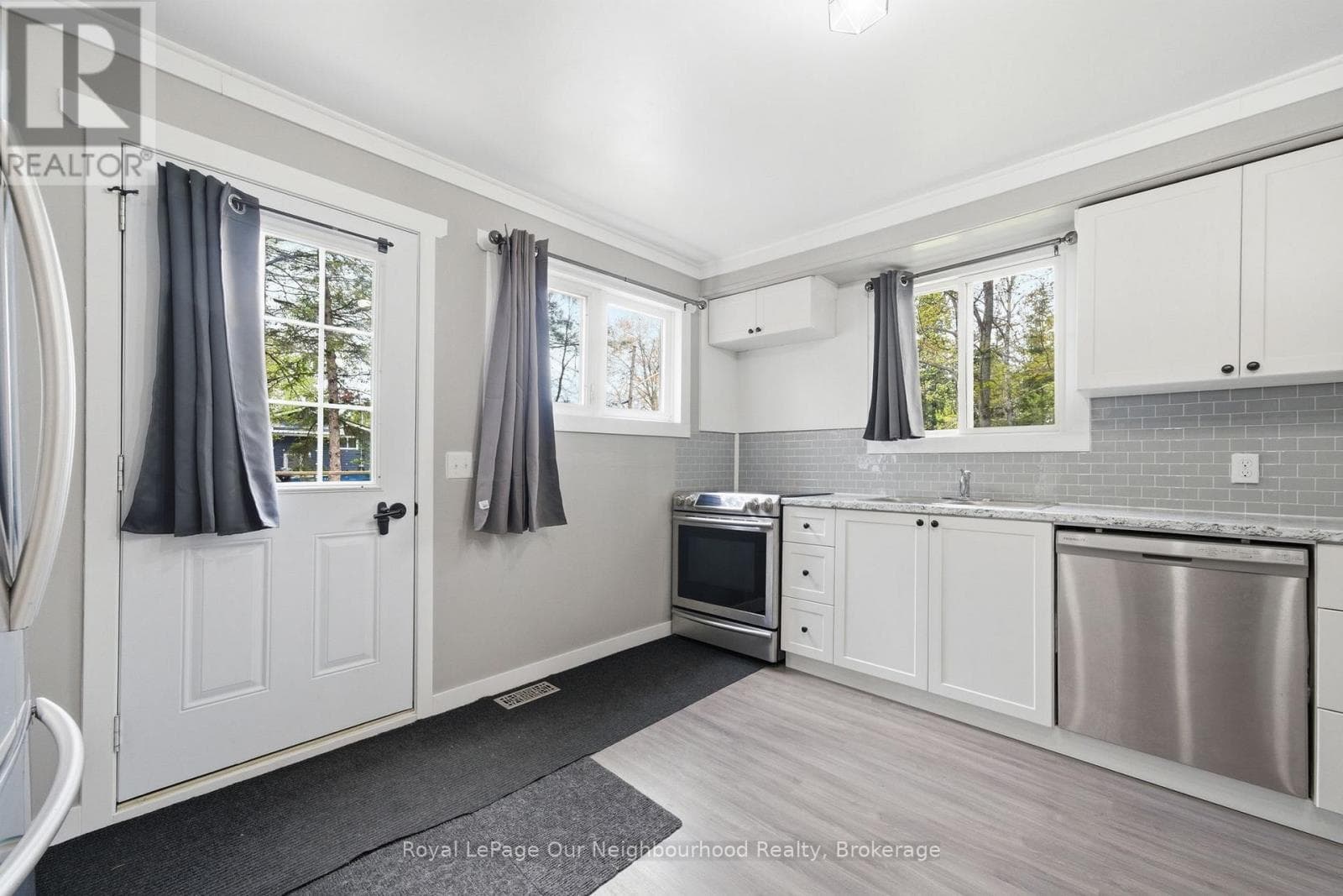 14 MORRISON STREET, Central Lakes — photo 3