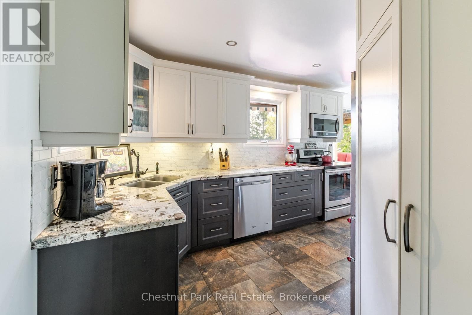 3932 BRUCE ROAD 6, OnePoint — photo 4