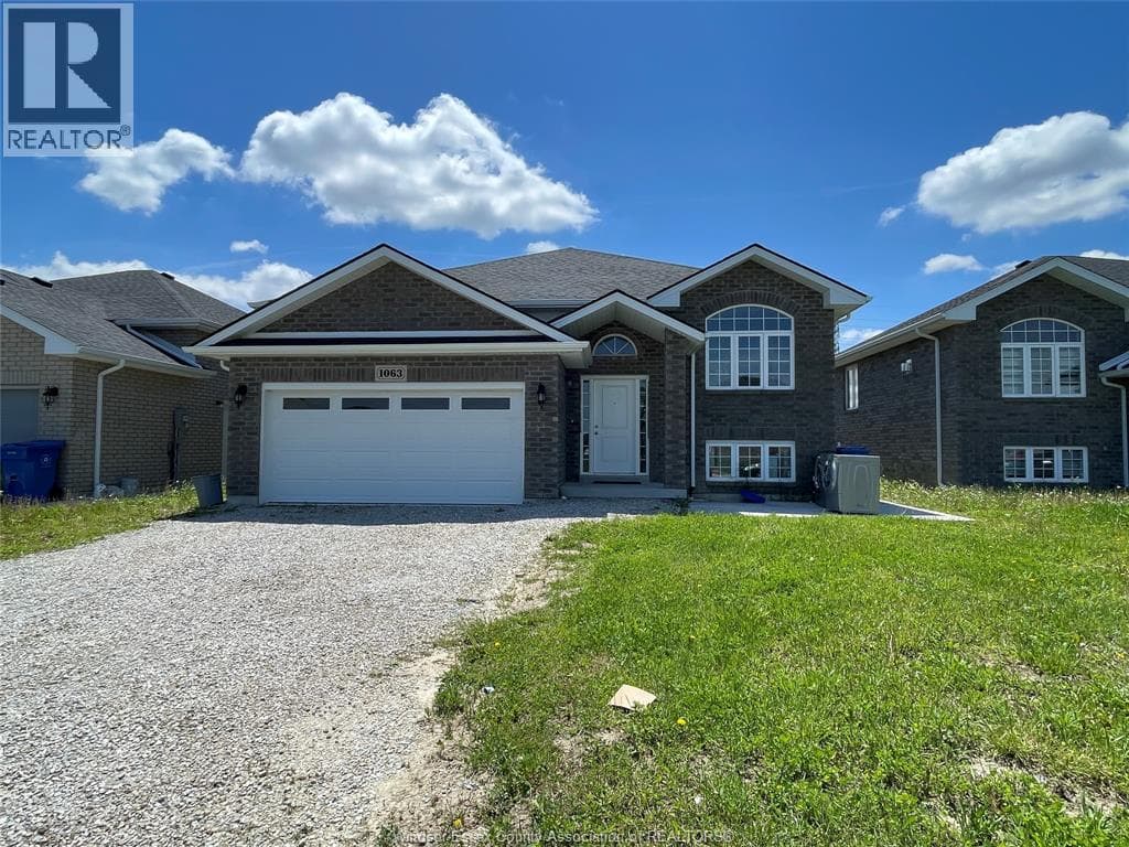 1063 Aspen Ridge CRESCENT in 