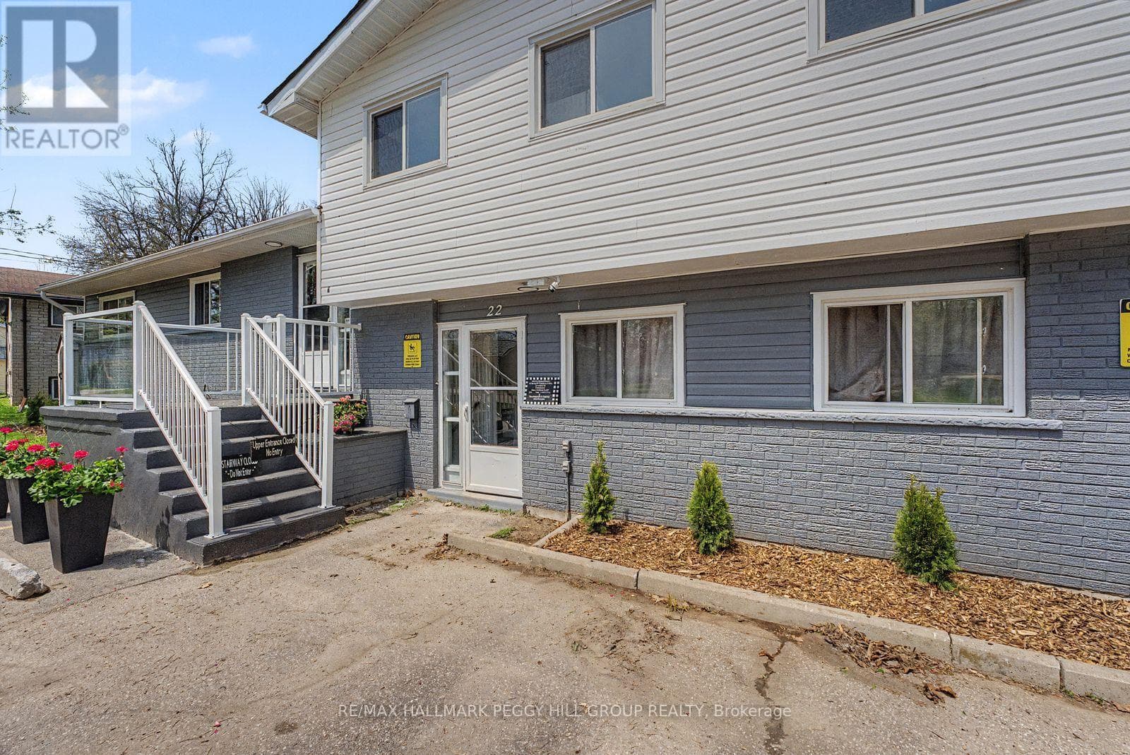22 OLIVE CRESCENT, Toronto — photo 3