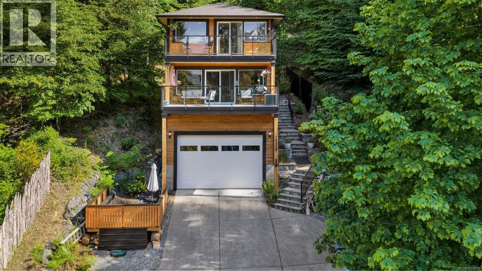 10379 Arbutus Rd in 
