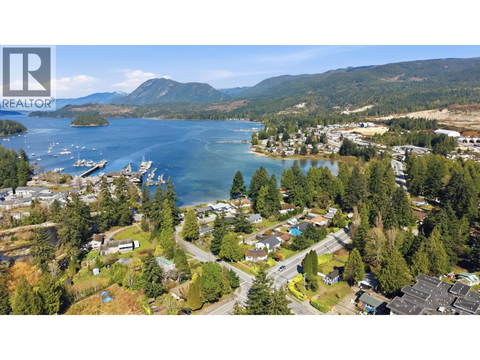 5689 PORPOISE BAIE ROAD, Greater Vancouver — photo 2