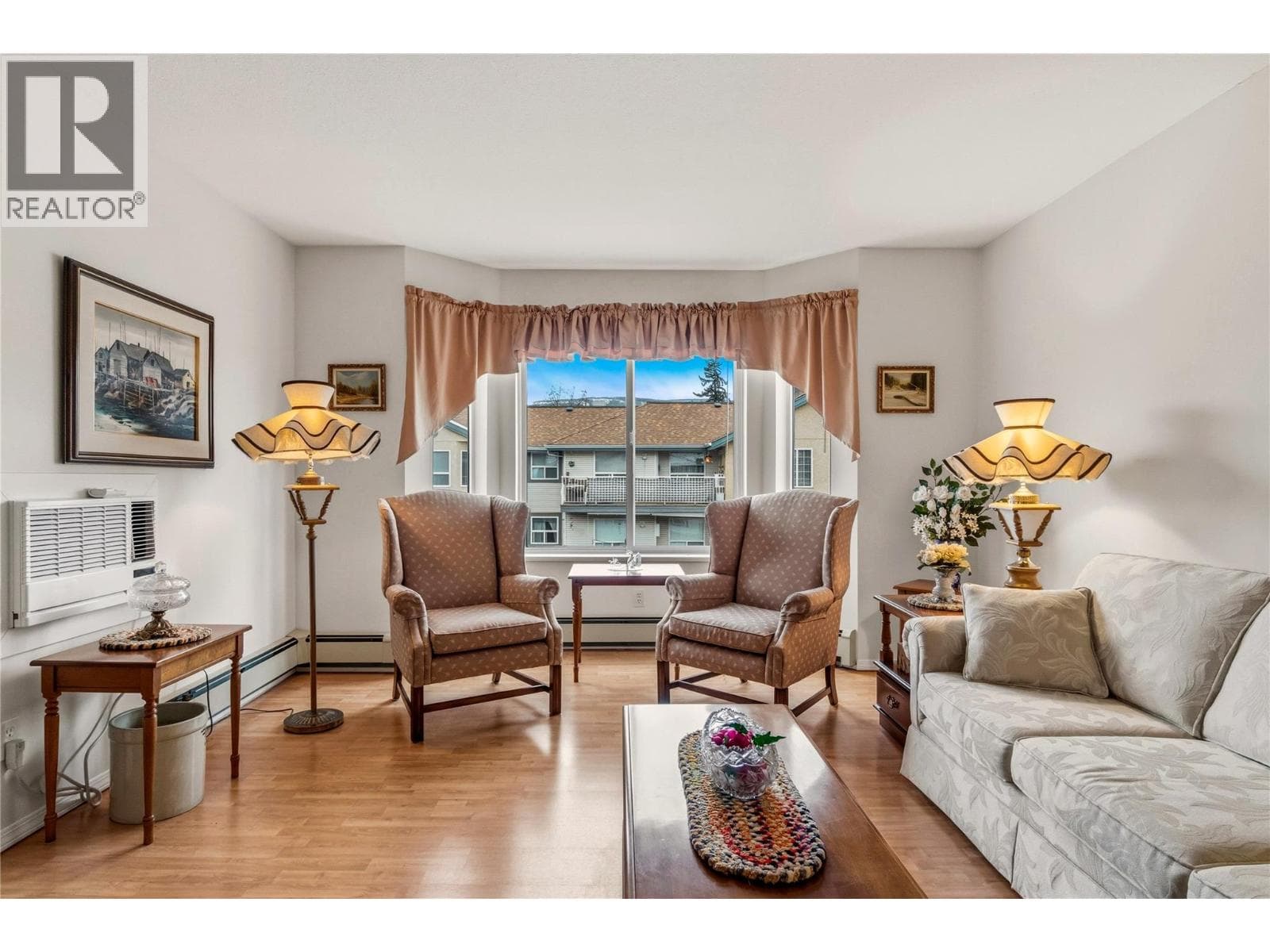 251 6 Street SE Unit# 306, Interior REALTORS® — photo 3
