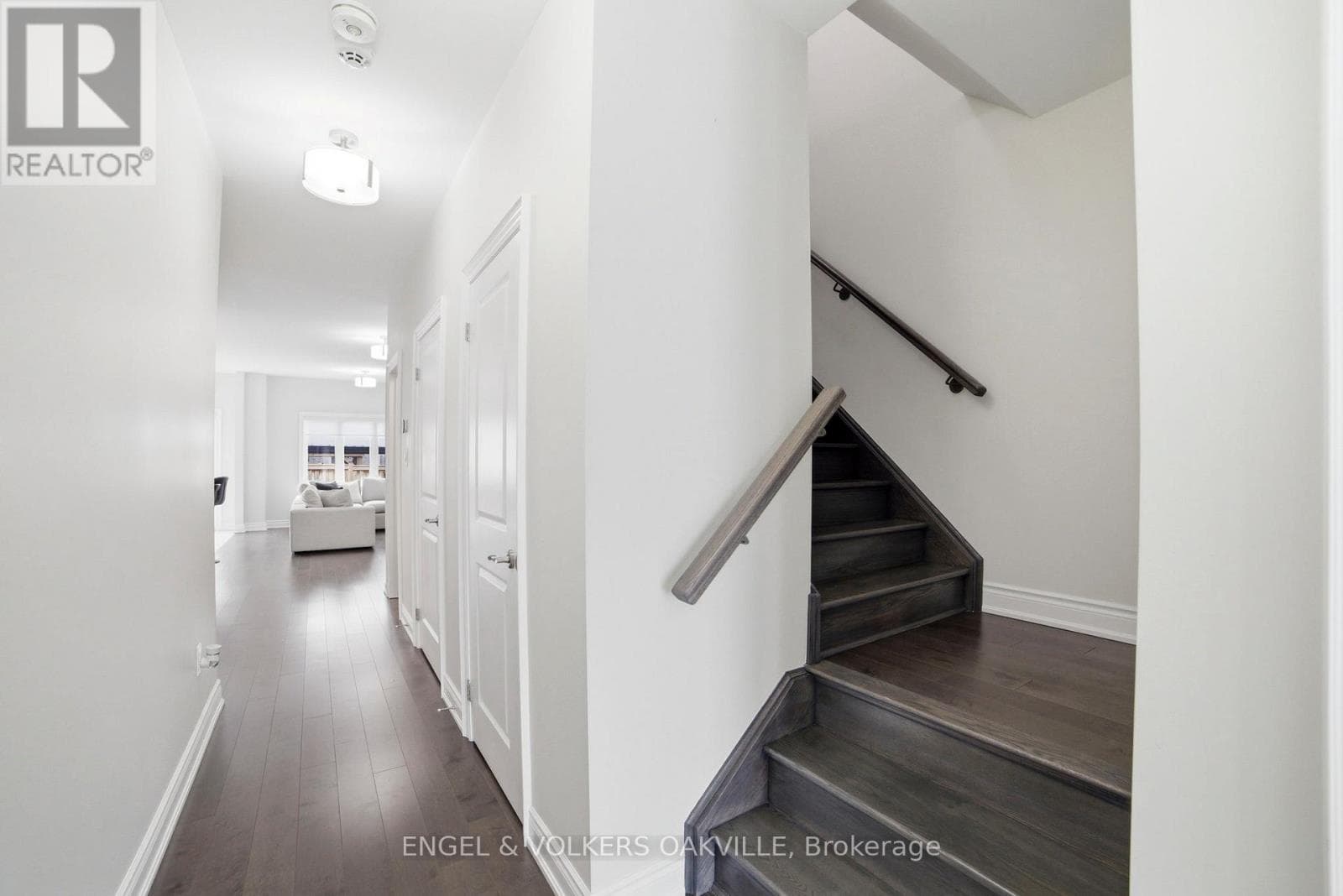 183 SUTHERLAND AVENUE, Toronto — photo 4