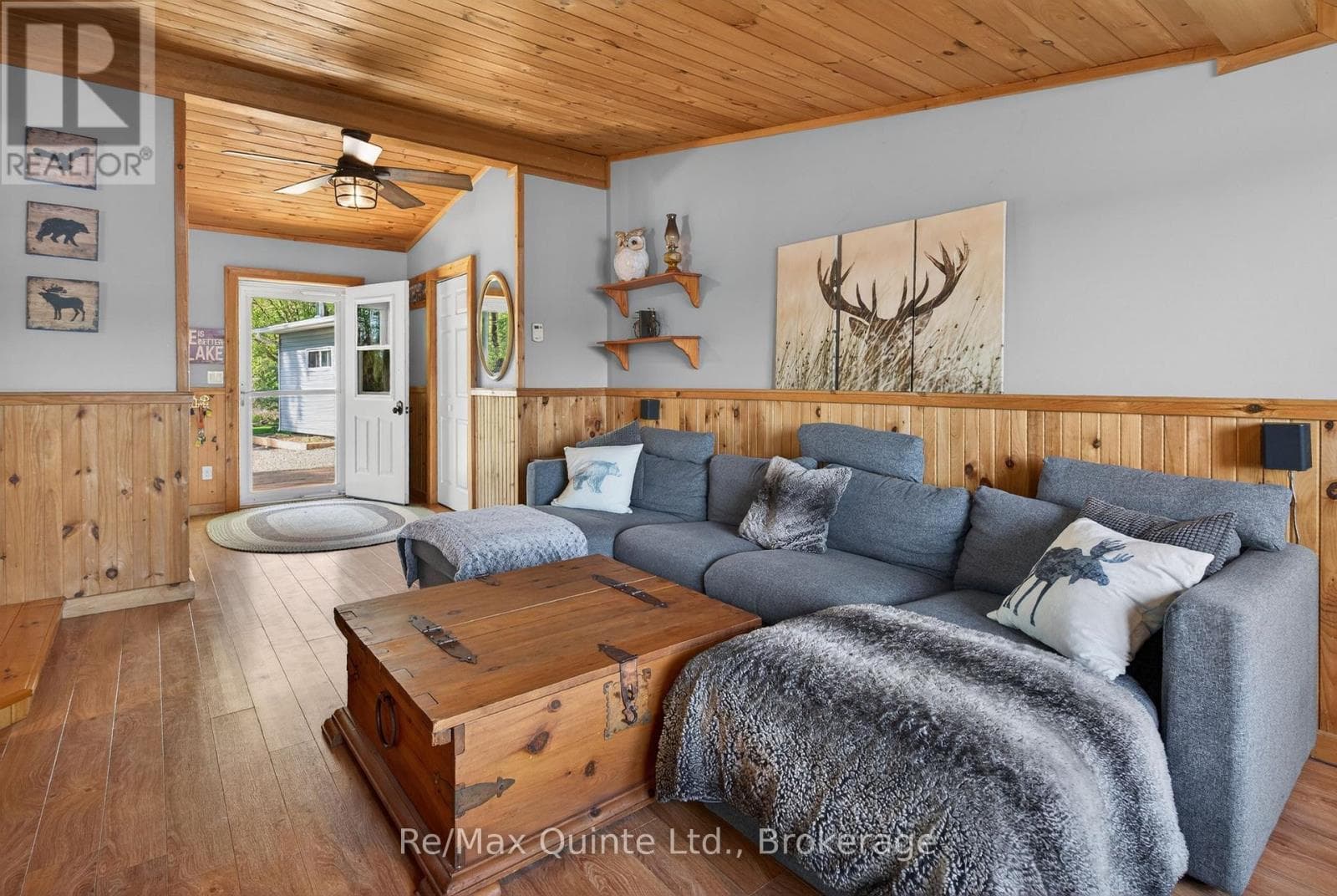 585 PINE POINT LANE, Central Lakes — photo 5