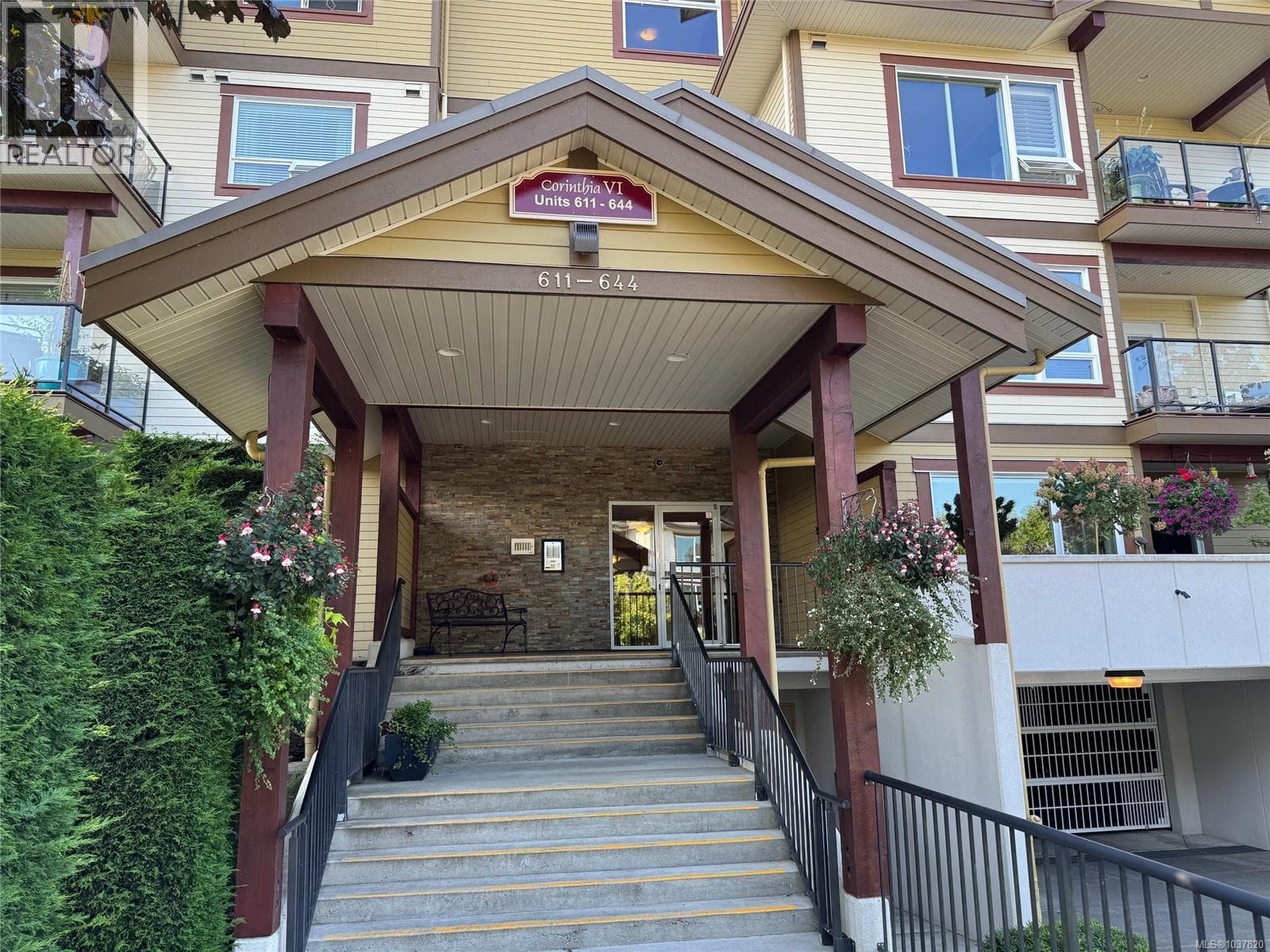 636 3666 Royal Vista Way, Vancouver Island — photo 3