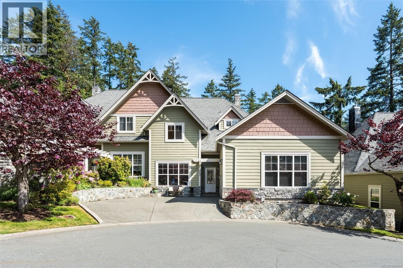 103 945 Bear Mountain Pkwy in Upper Millstream