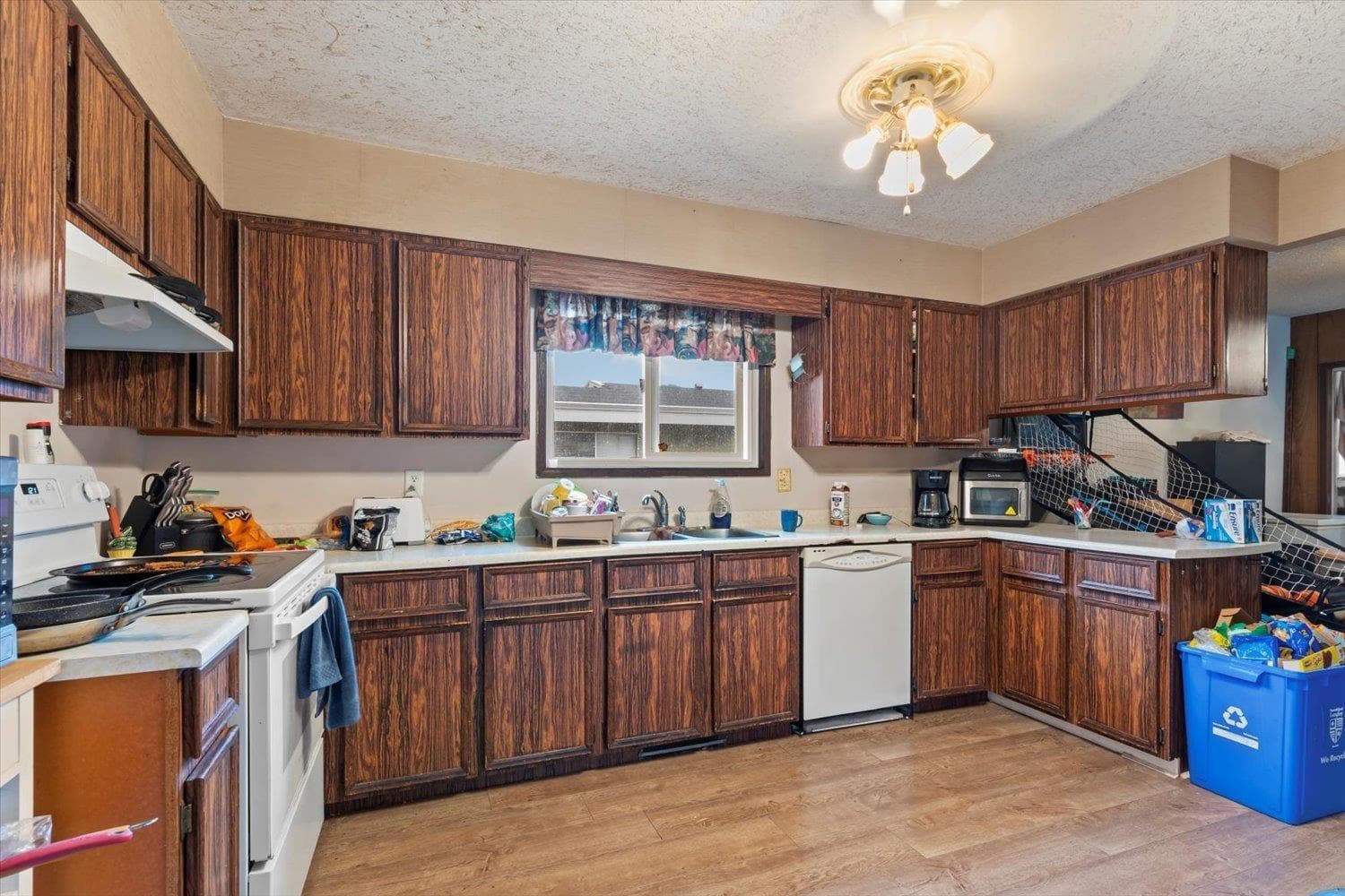 385 3RD AVENUE, Hope, Chilliwack — photo 4