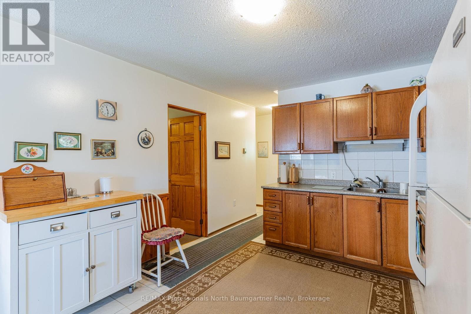 1566 WEST SETTLEMENT ROAD, OnePoint — photo 4