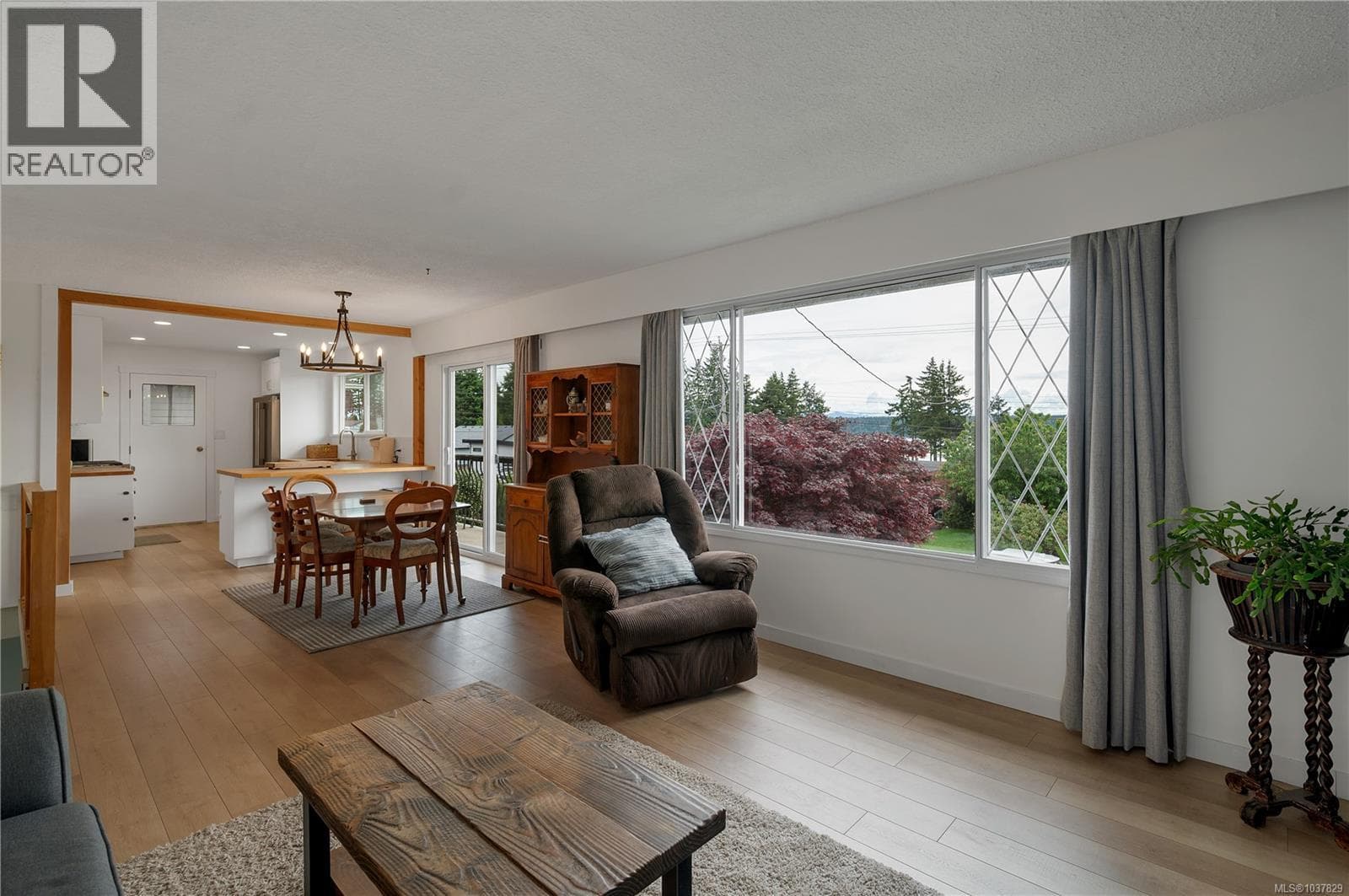 880 Galerno Rd, Vancouver Island — photo 2
