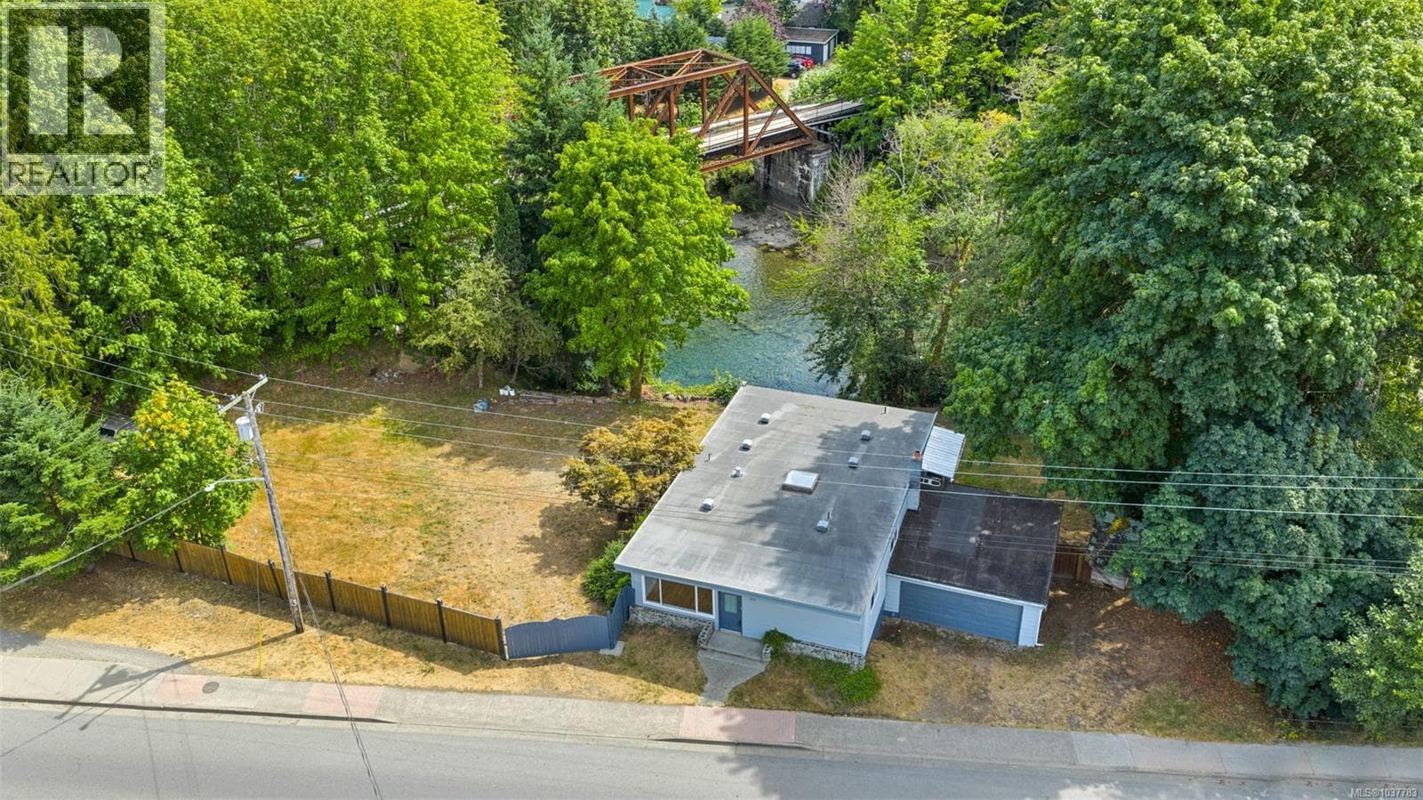 160 Cowichan Lake Rd in 