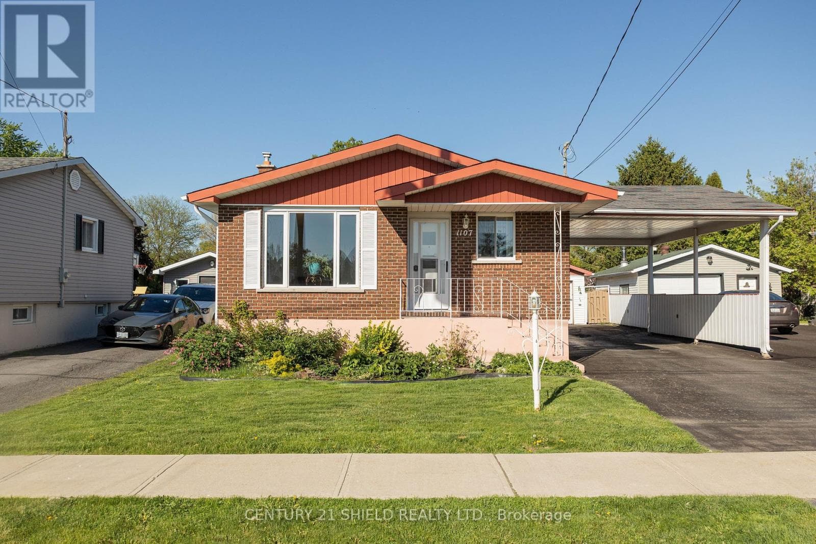 1107 GRAND AVENUE in 
