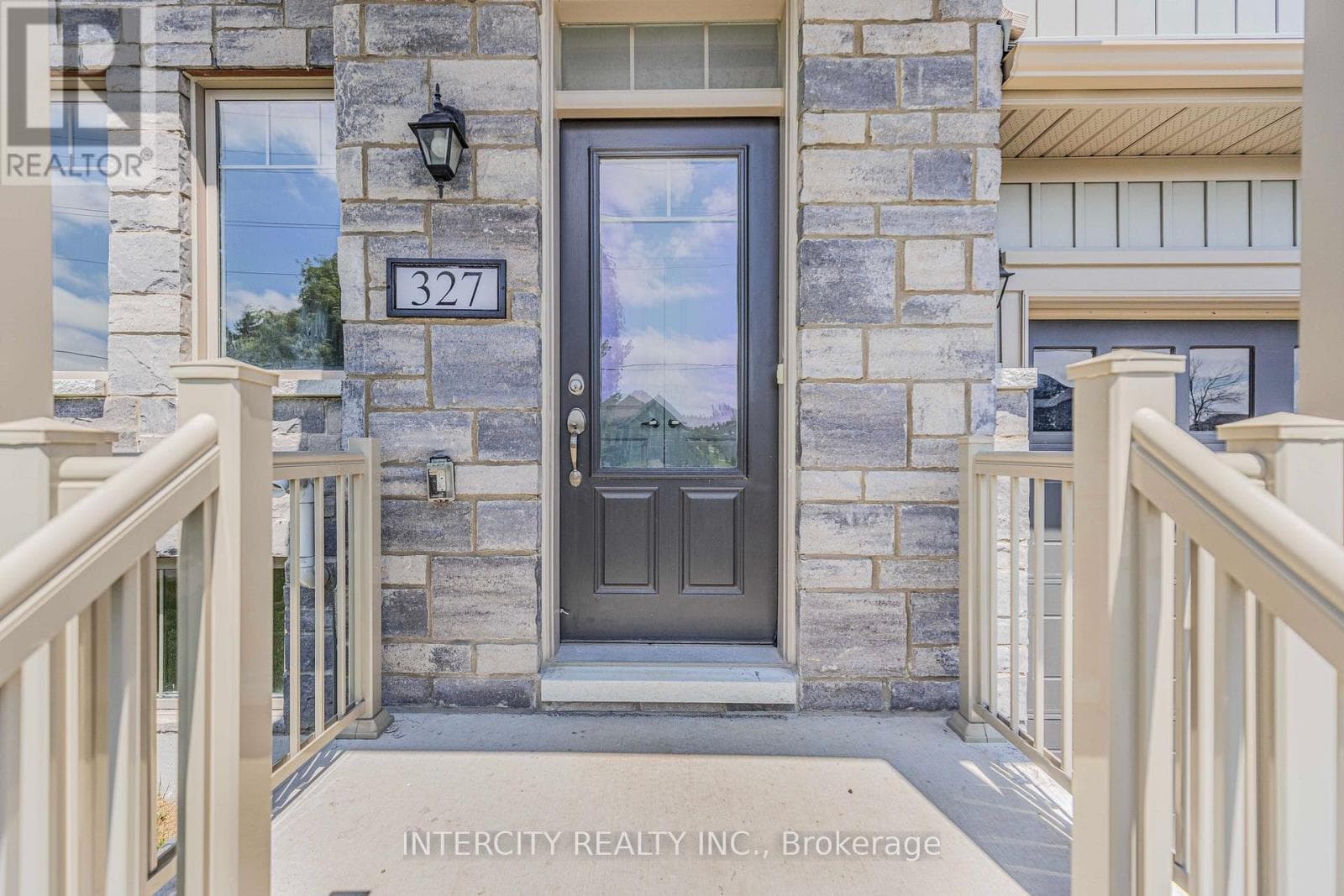 327 QUEBEC STREET, Toronto — photo 5
